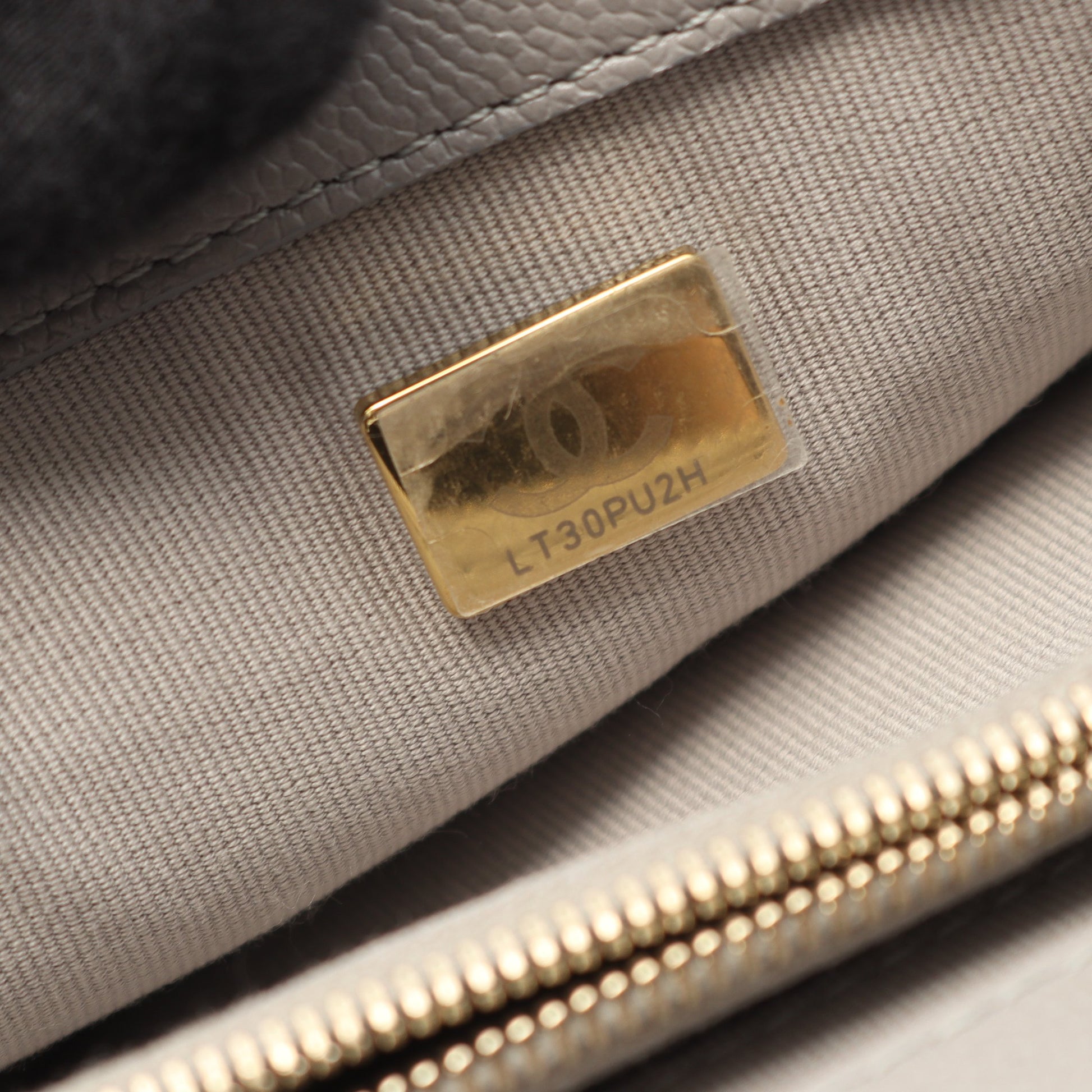 マトラッセ チェーンショルダーバッグ キャビアスキン グレー ゴールド金具 2WAY シャネル バッグ CHANEL