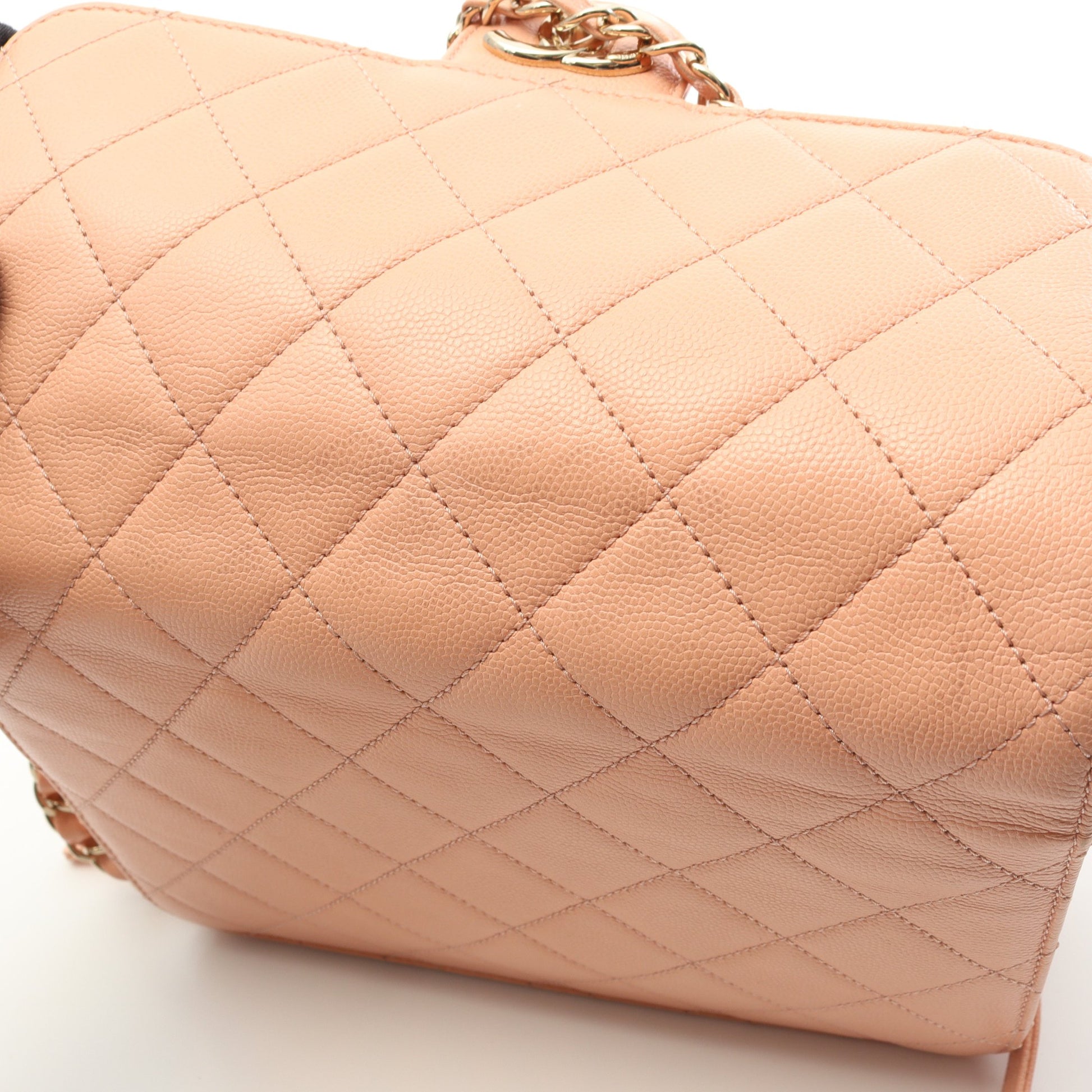 マトラッセ チェーンショルダーバッグ キャビアスキン コーラルピンク ゴールド金具 シャネル バッグ CHANEL