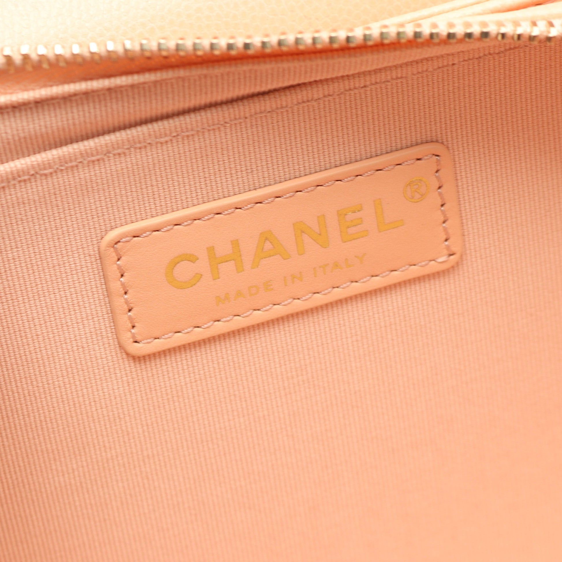 マトラッセ チェーンショルダーバッグ キャビアスキン コーラルピンク ゴールド金具 シャネル バッグ CHANEL
