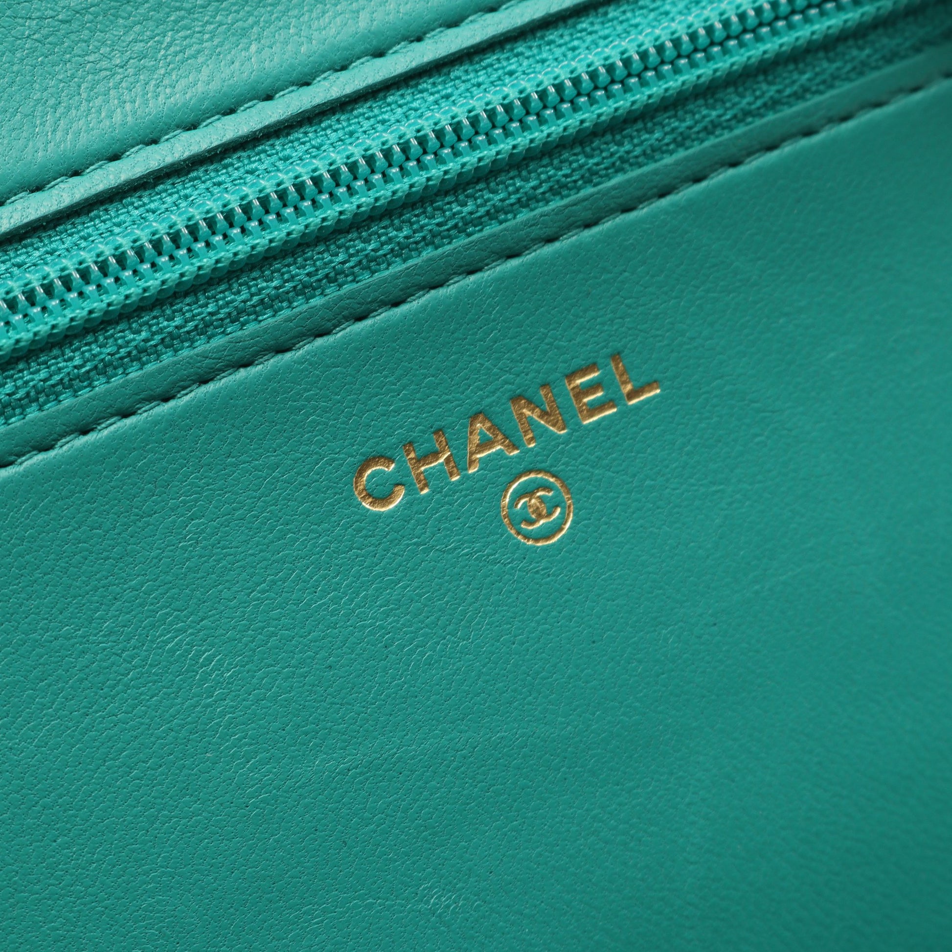 ボーイシャネル Vステッチ チェーンウォレット ラムスキン グリーン ゴールド金具 シャネル バッグ CHANEL
