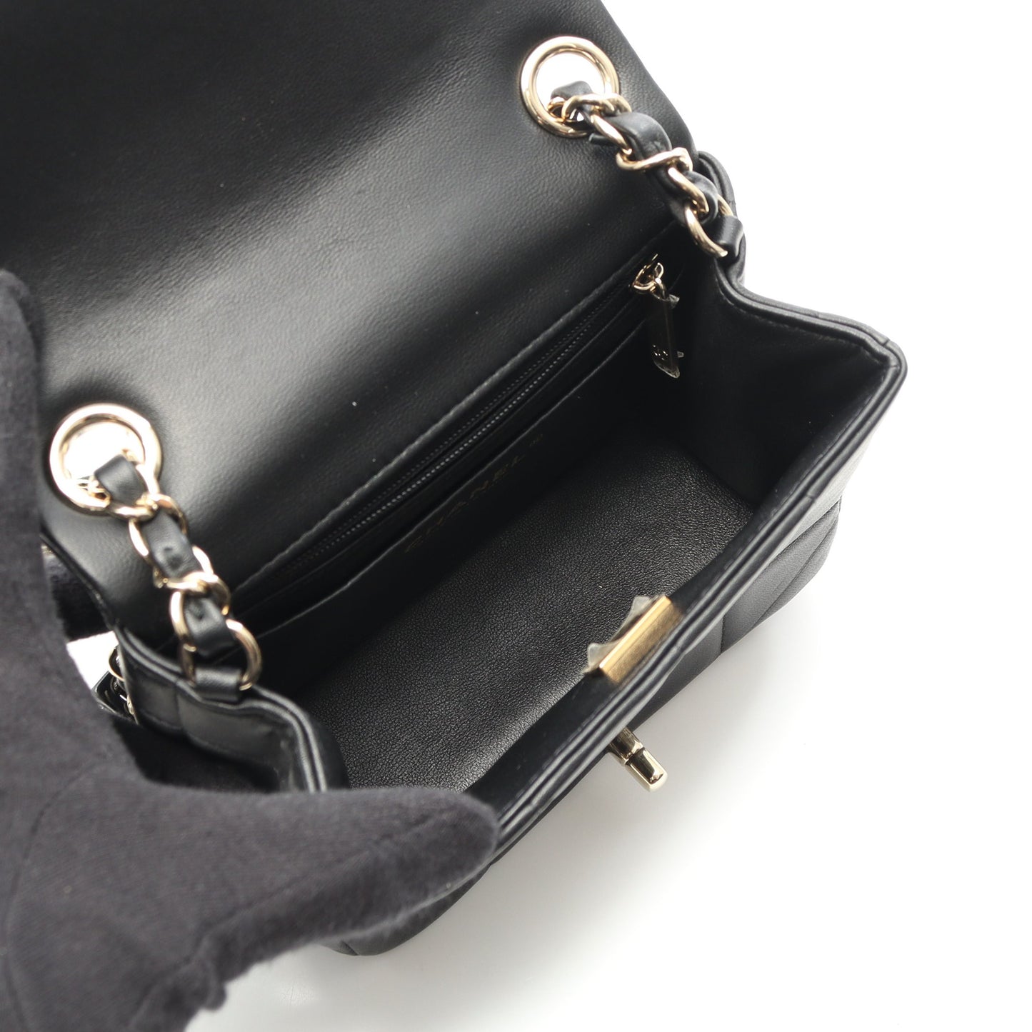 チョコバー ミニフラップ チェーンショルダーバッグ ラムスキン ブラック ゴールド金具 シャネル バッグ CHANEL