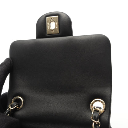チョコバー ミニフラップ チェーンショルダーバッグ ラムスキン ブラック ゴールド金具 シャネル バッグ CHANEL