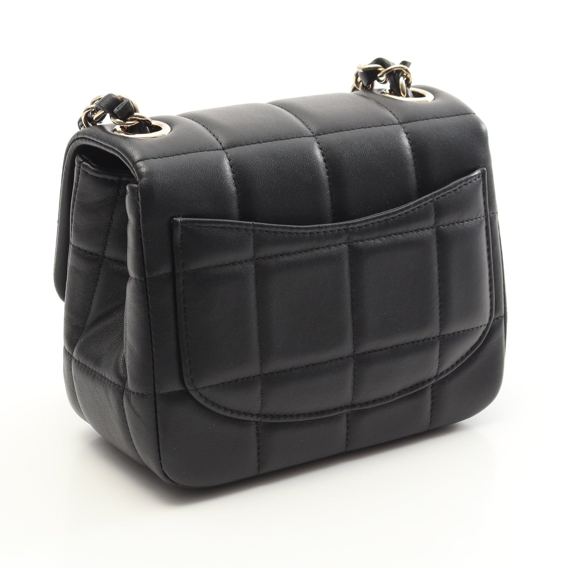 チョコバー ミニフラップ チェーンショルダーバッグ ラムスキン ブラック ゴールド金具 シャネル バッグ CHANEL