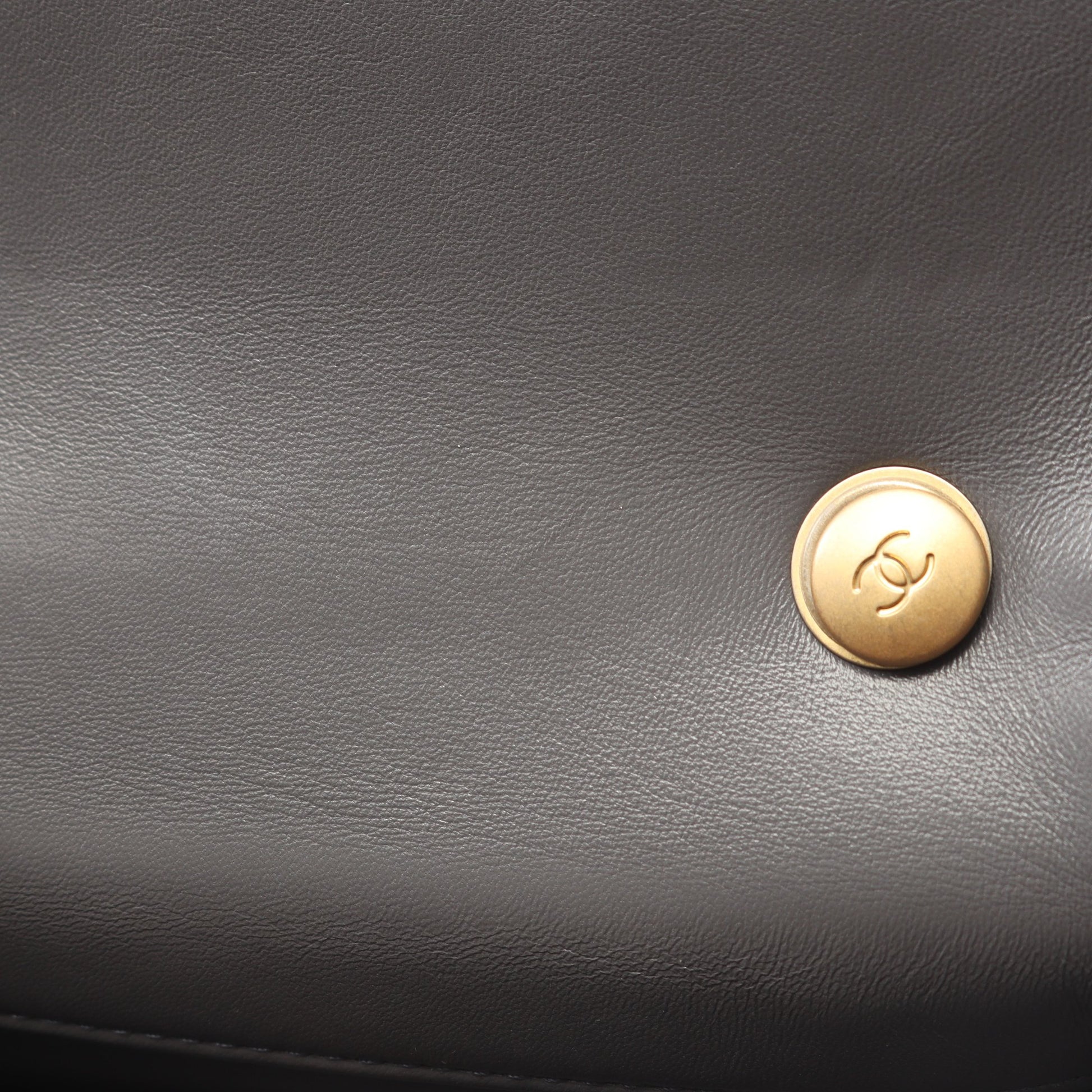 マトラッセ チェーンショルダーバッグ ラムスキン グレー ゴールド金具 シャネル バッグ CHANEL