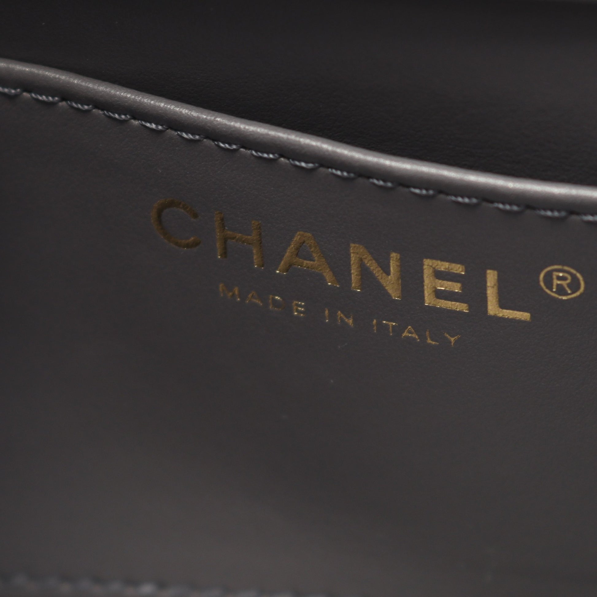 マトラッセ チェーンショルダーバッグ ラムスキン グレー ゴールド金具 シャネル バッグ CHANEL