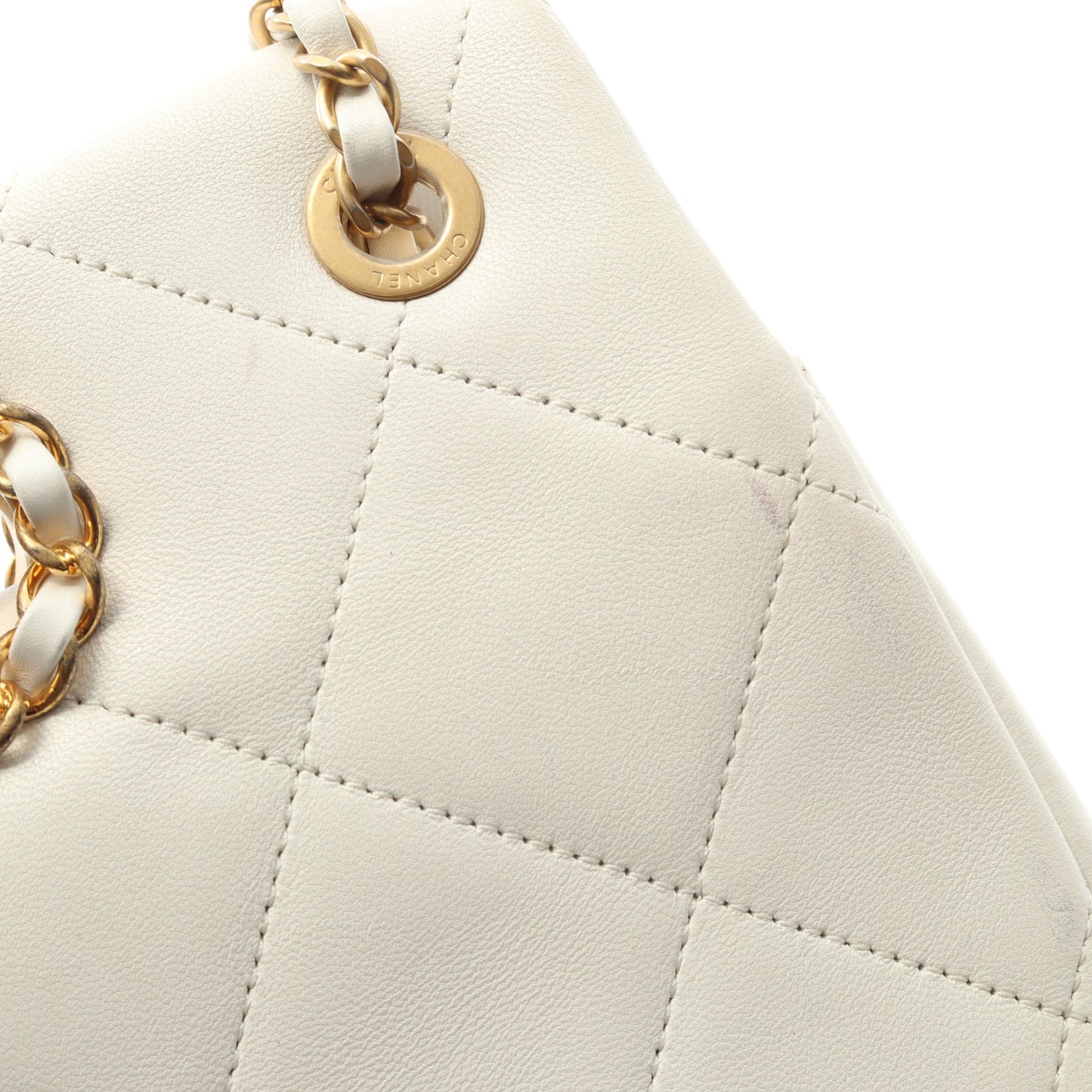 マトラッセ Wチェーンショルダーバッグ ラムスキン ホワイト ゴールド金具 シャネル バッグ CHANEL