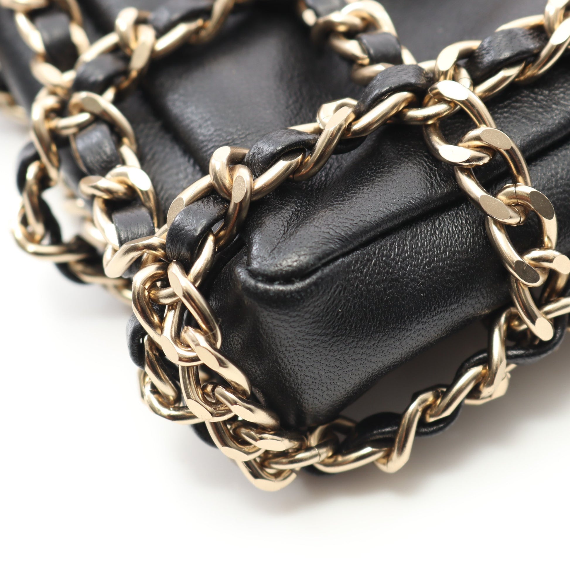 チェーンショルダーバッグ ラムスキン ブラック ゴールド金具 シャネル バッグ CHANEL
