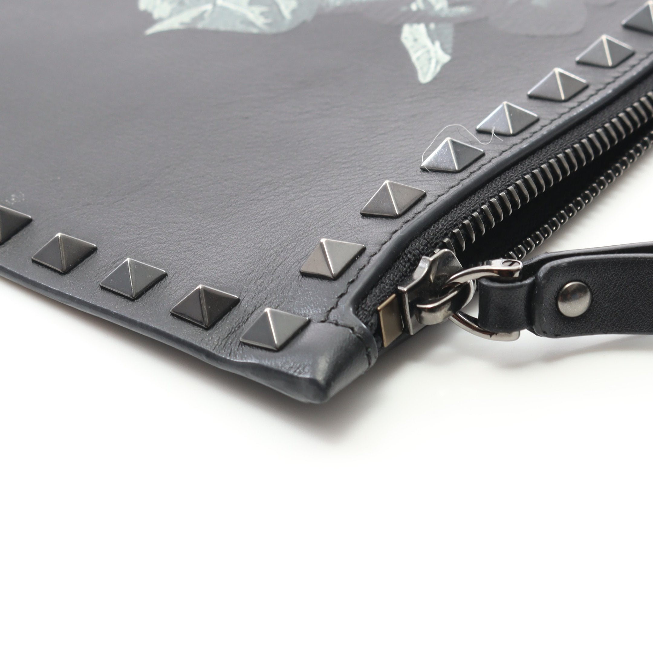 VALENTINO ヴァレンティノ　ブラック クラッチバッグ ロックスタッズ クラッチバッグ レザー ブラック ヴァレンティノ \u2013 RECLO