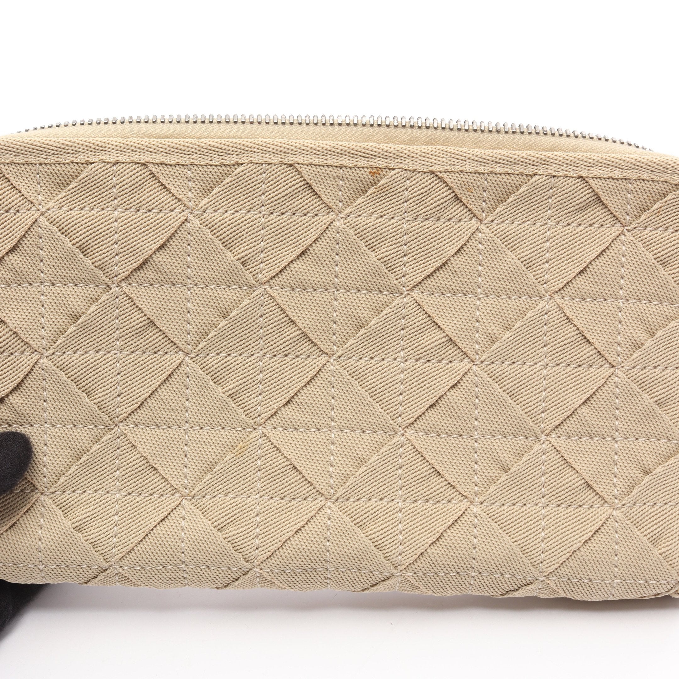 ボッテガヴェネタ 長財布 ラウンドファスナー カセット ベージュ レザー 金 ライトウェビング ラウンドファスナー長財布 キャンバス ベージュ