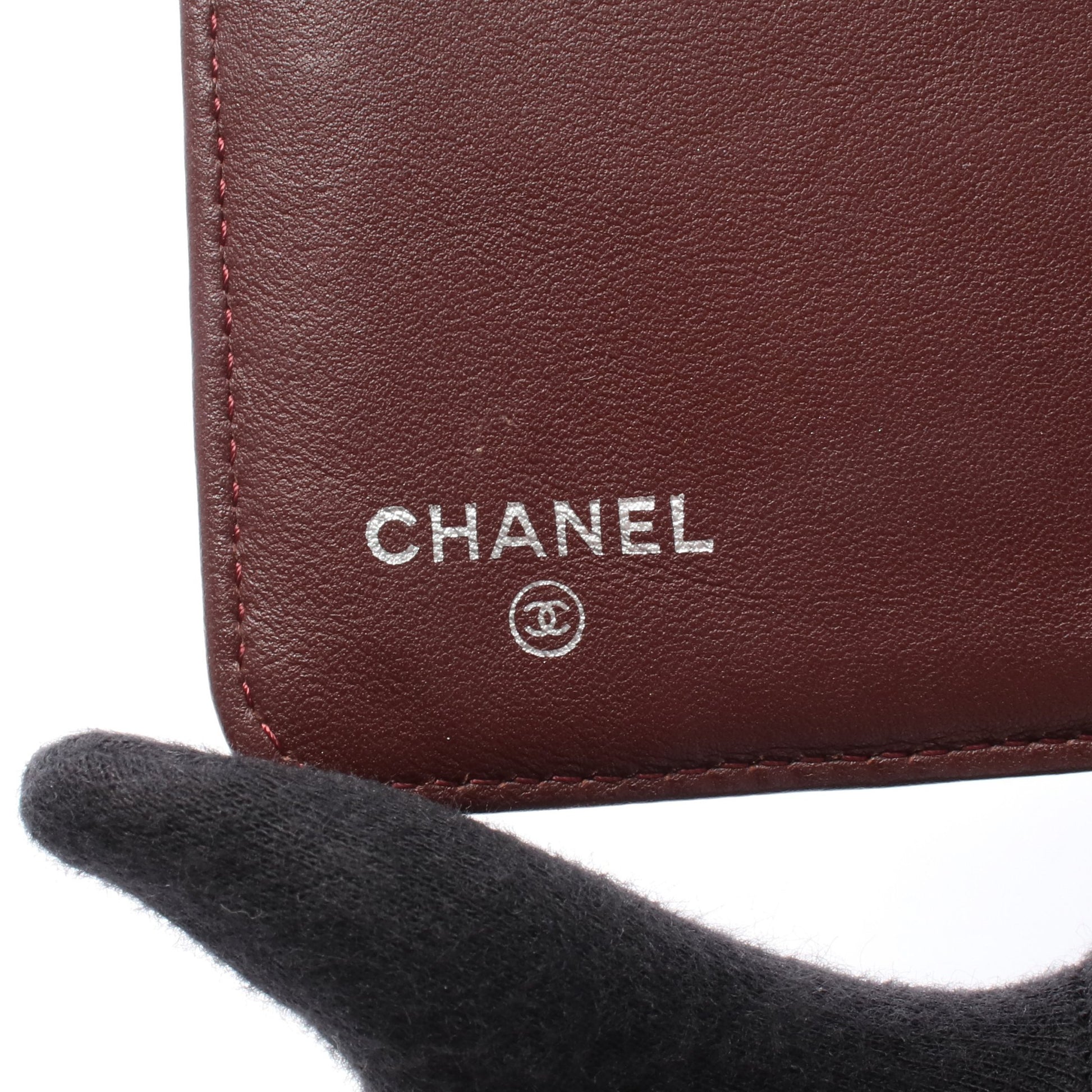 マトラッセ 二つ折り財布 ラムスキン ブラック シルバー金具 シャネル 財布・小物 CHANEL