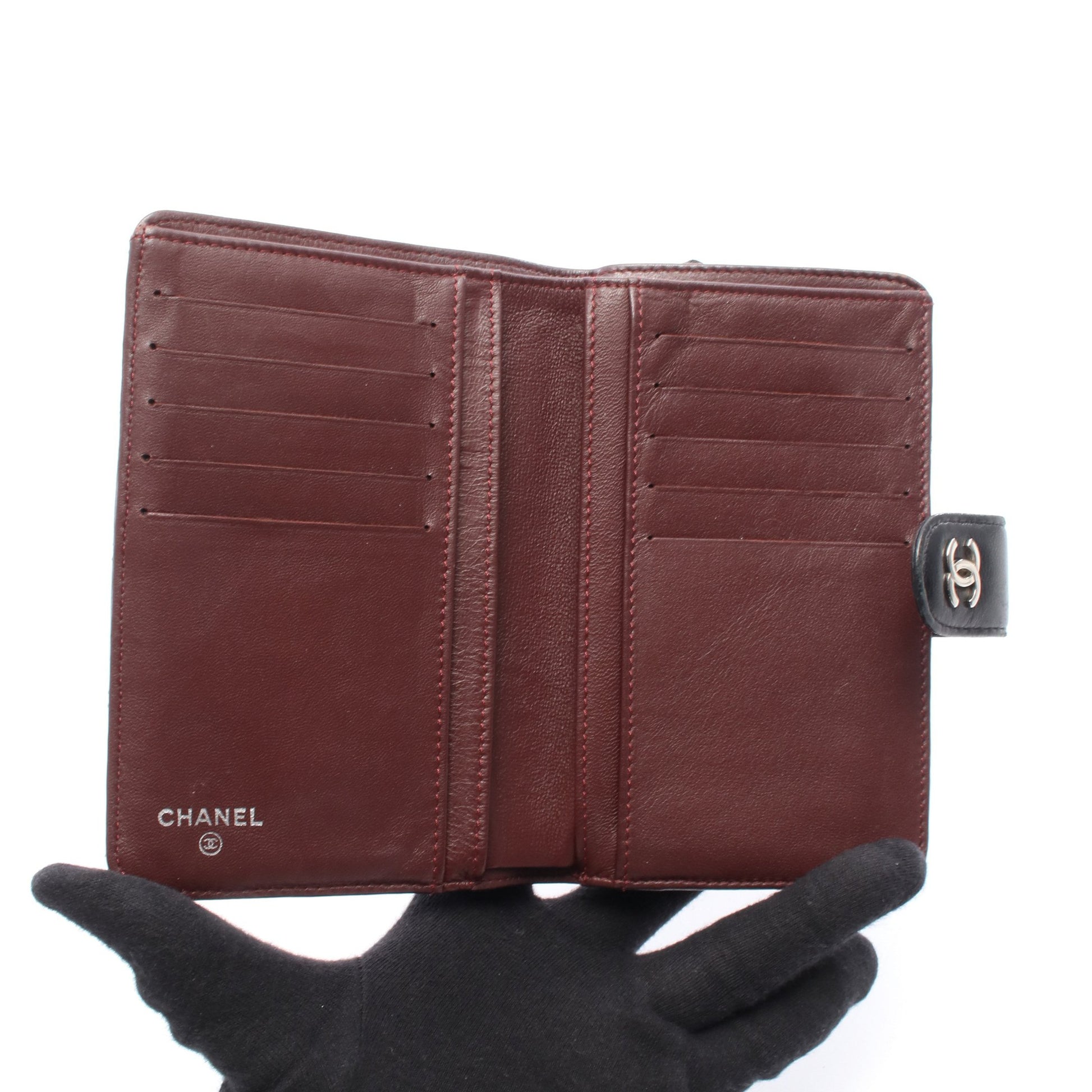 マトラッセ 二つ折り財布 ラムスキン ブラック シルバー金具 シャネル 財布・小物 CHANEL