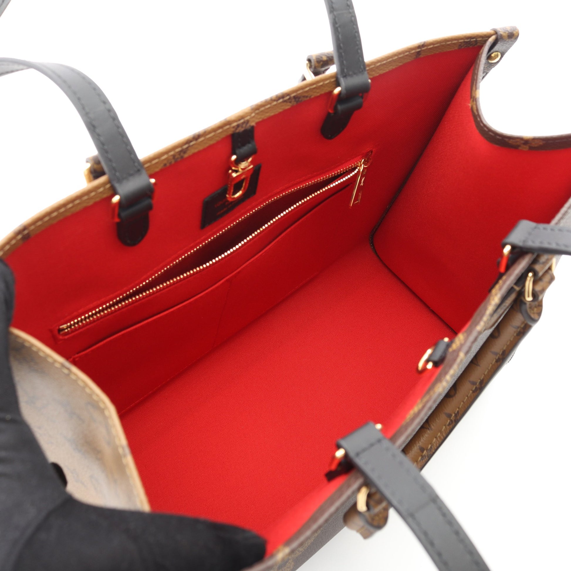 オンザゴーMM モノグラムジャイアント リバース ショルダーバッグ  