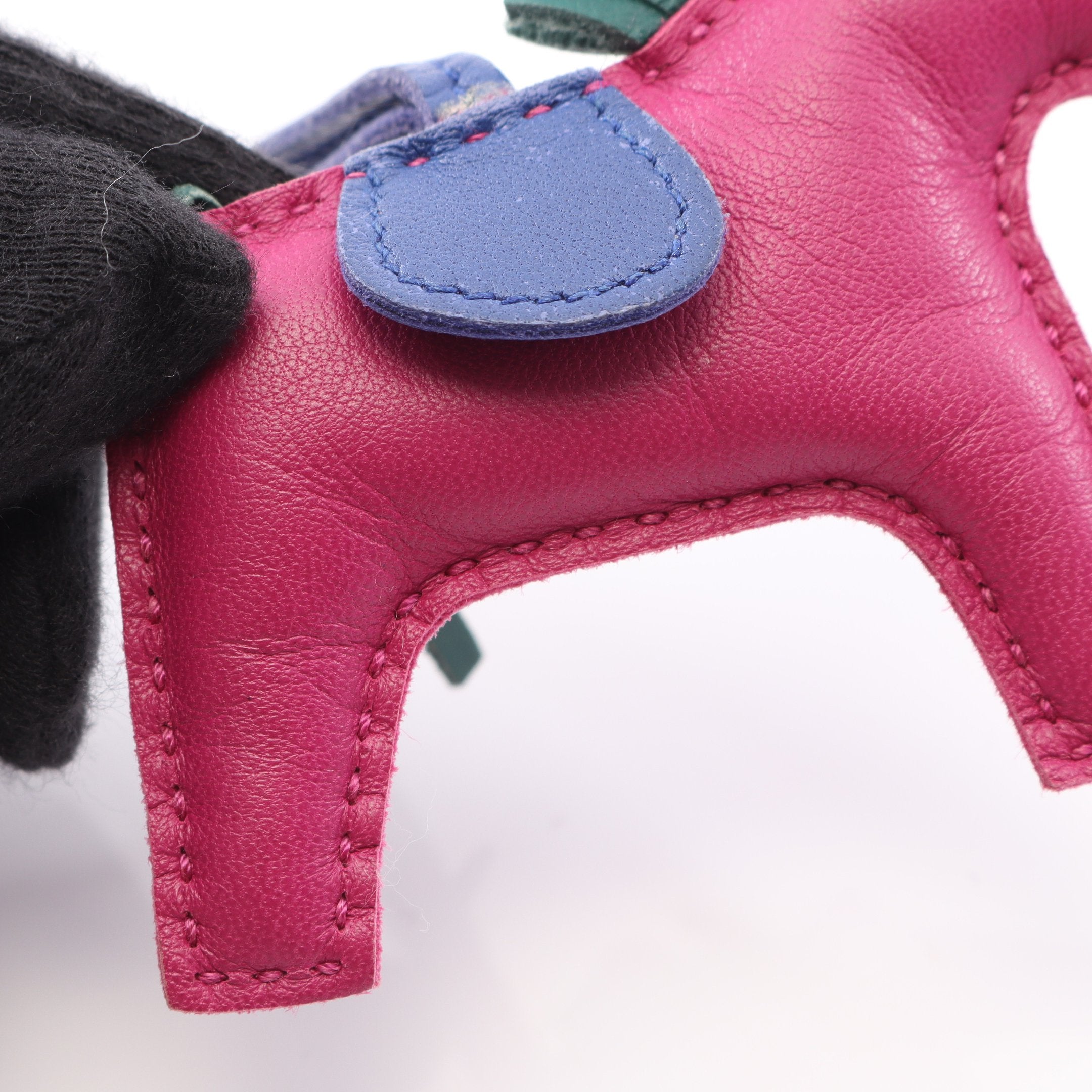 HERMES エルメス ロデオGM　A刻 チャーム ローズパープル アニョーミロ HERMES エルメス ロデオGM A刻 チャーム ローズパープル アニョーミロ