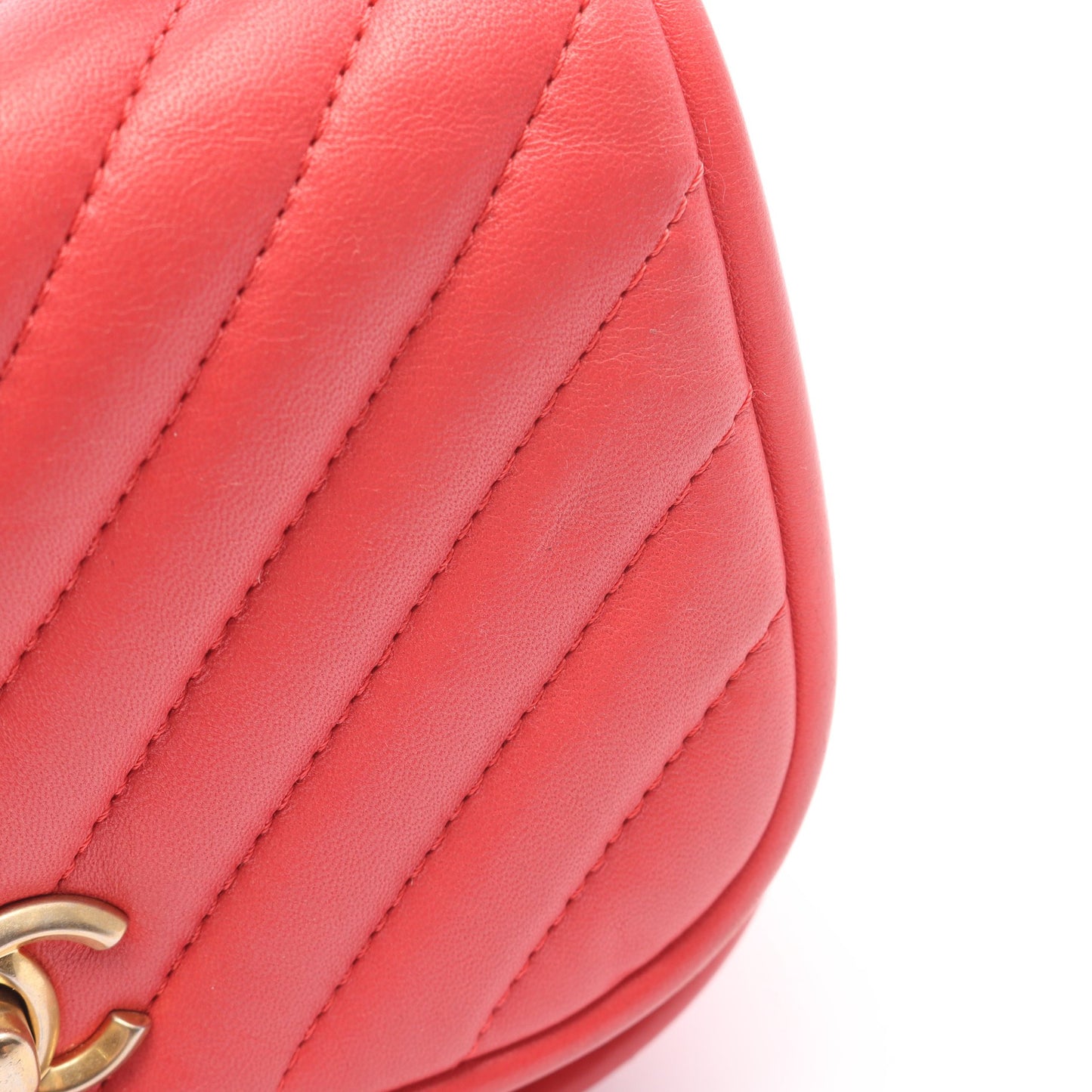 シェブロン Vステッチ チェーンショルダーバッグ ラムスキン コーラルピンク ゴールド金具 2WAY シャネル バッグ CHANEL