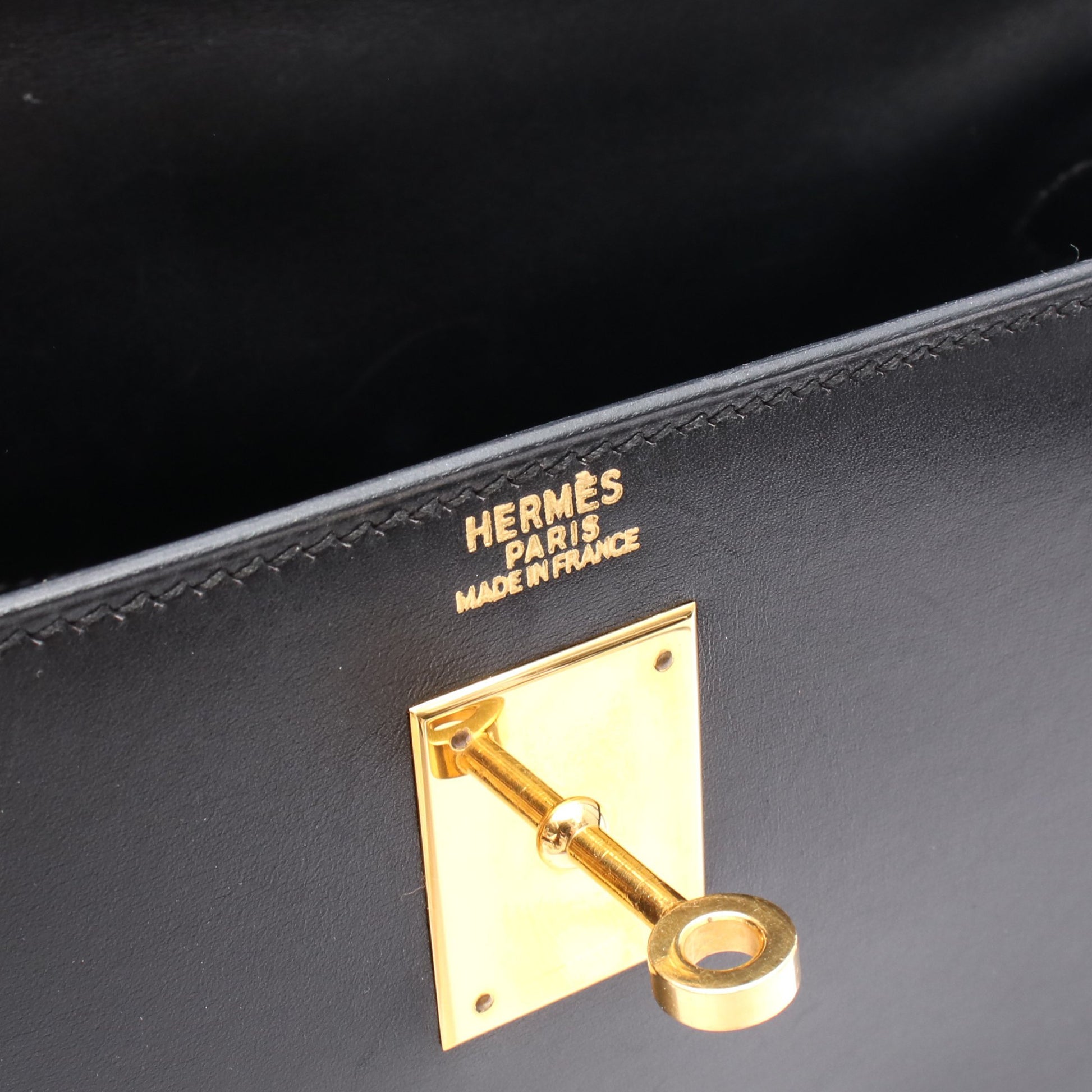 ケリー32 ハンドバッグ ボックスカーフ ブラック ゴールド金具 外縫い 2WAY □D刻印 エルメス バッグ HERMES