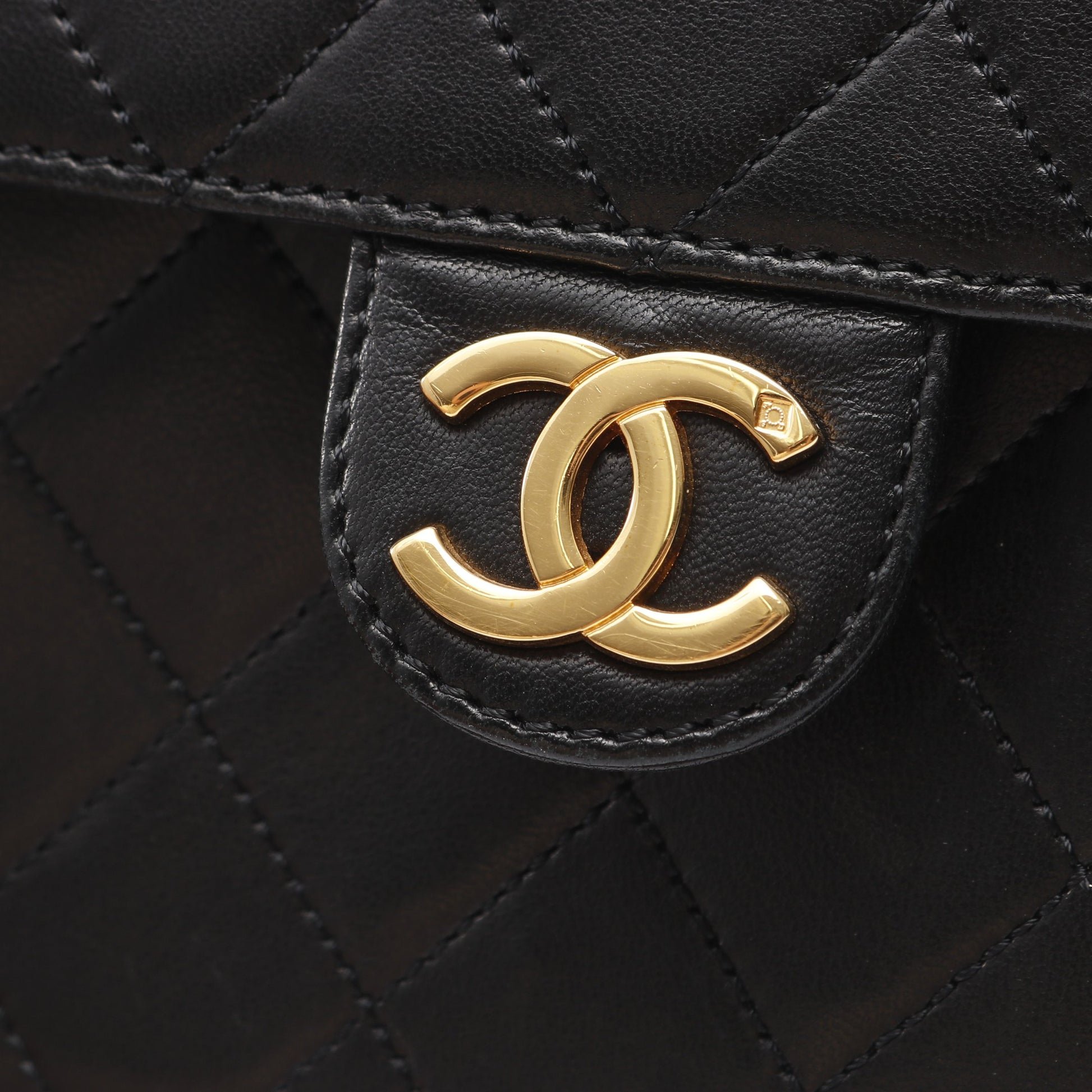 マトラッセ シングルフラップ チェーンショルダーバッグ ラムスキン ブラック ゴールド金具 シャネル バッグ CHANEL