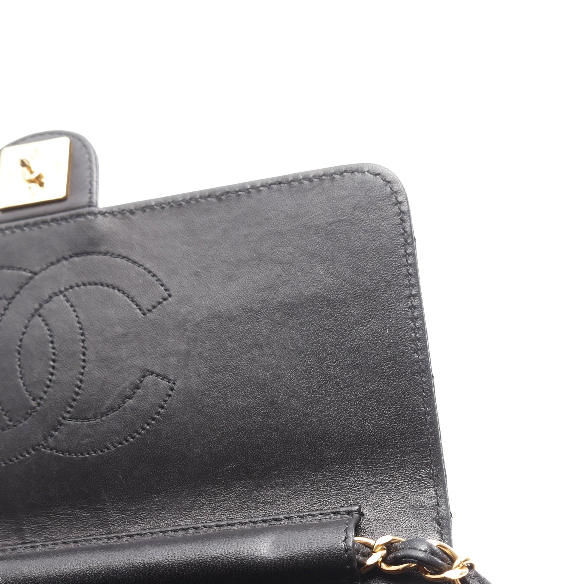 マトラッセ シングルフラップ チェーンショルダーバッグ ラムスキン ブラック ゴールド金具 シャネル バッグ CHANEL