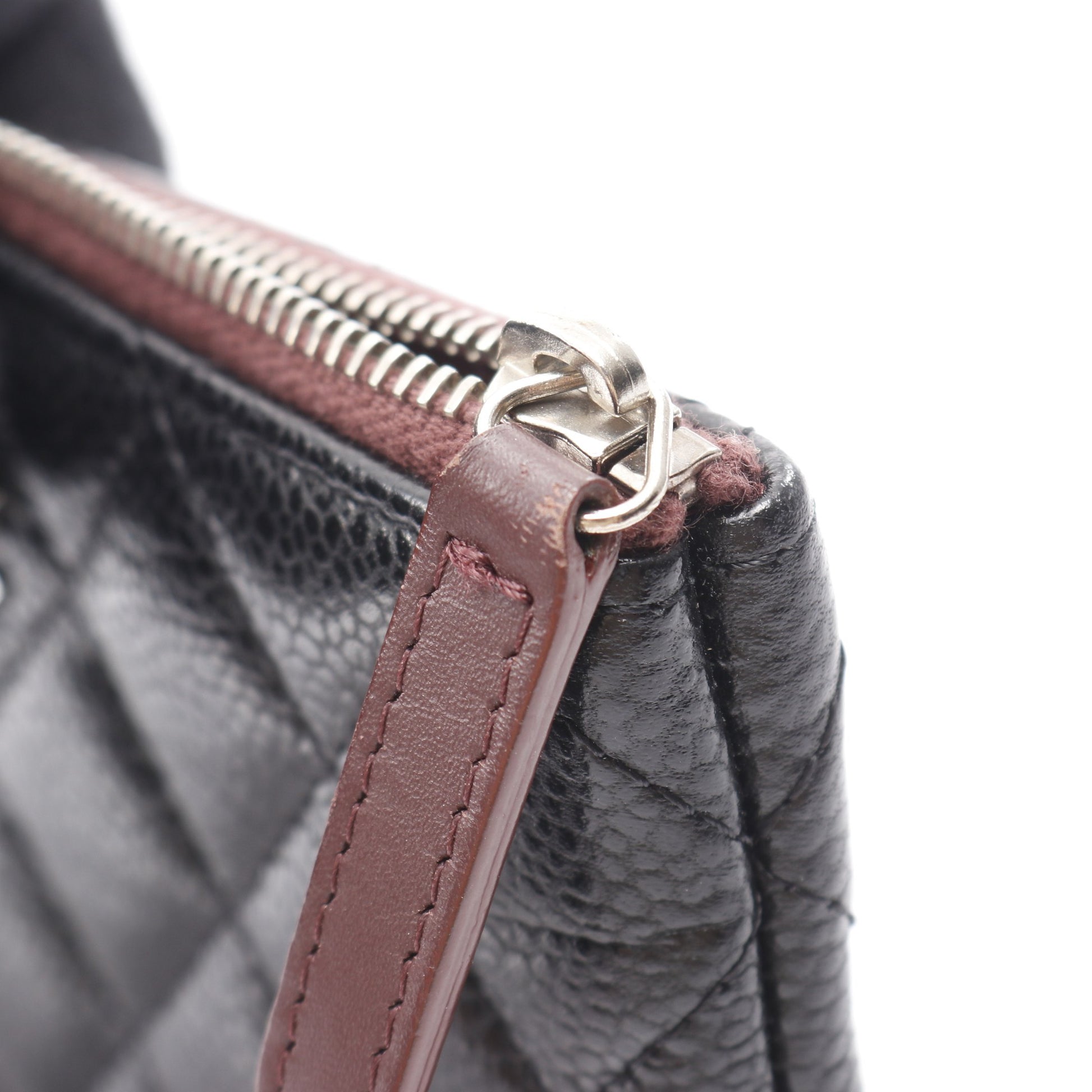 マトラッセ ポーチ キャビアスキン ブラック シルバー金具 シャネル  