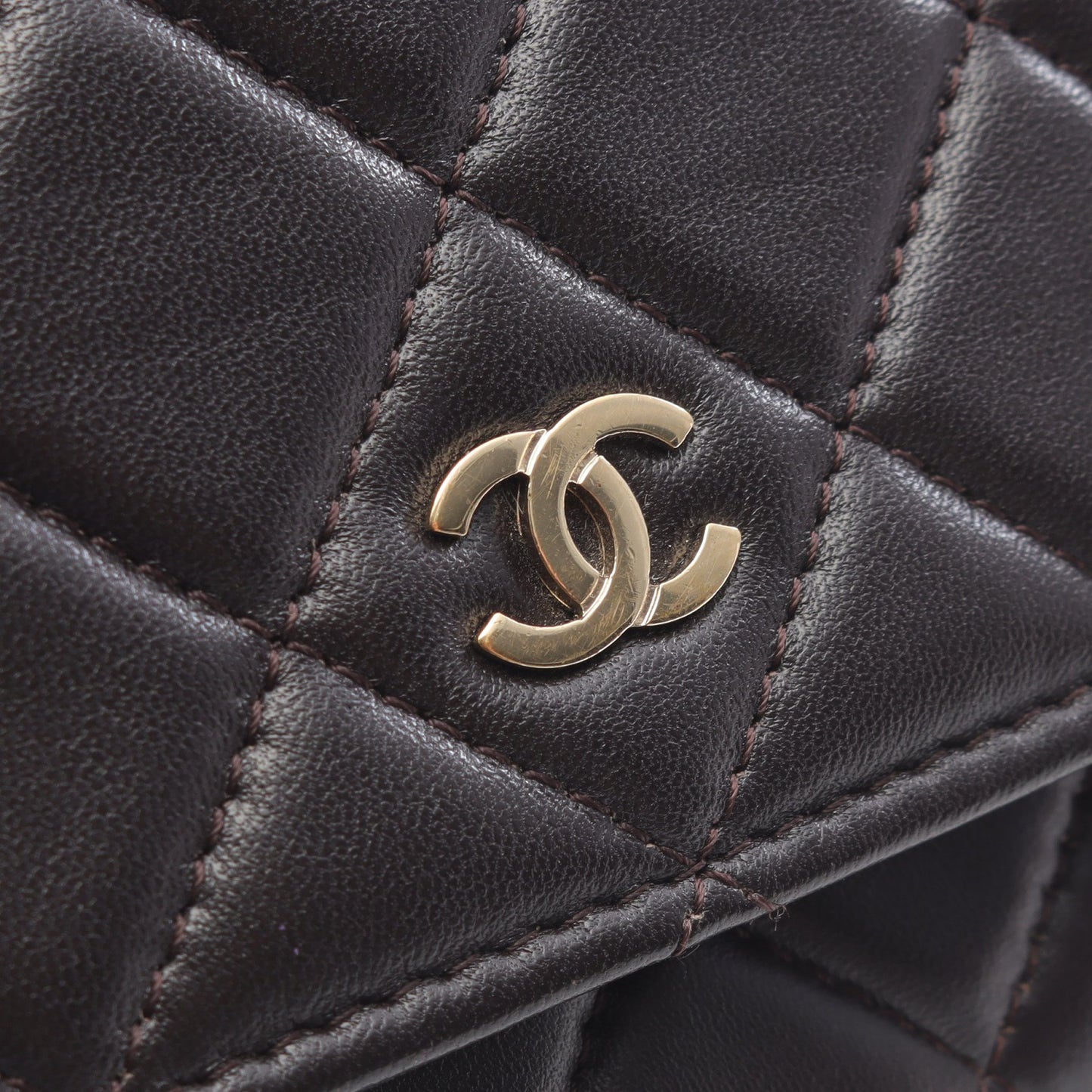 マトラッセ チェーンウォレット ラムスキン ダークブラウン ゴールド金具 シャネル バッグ CHANEL