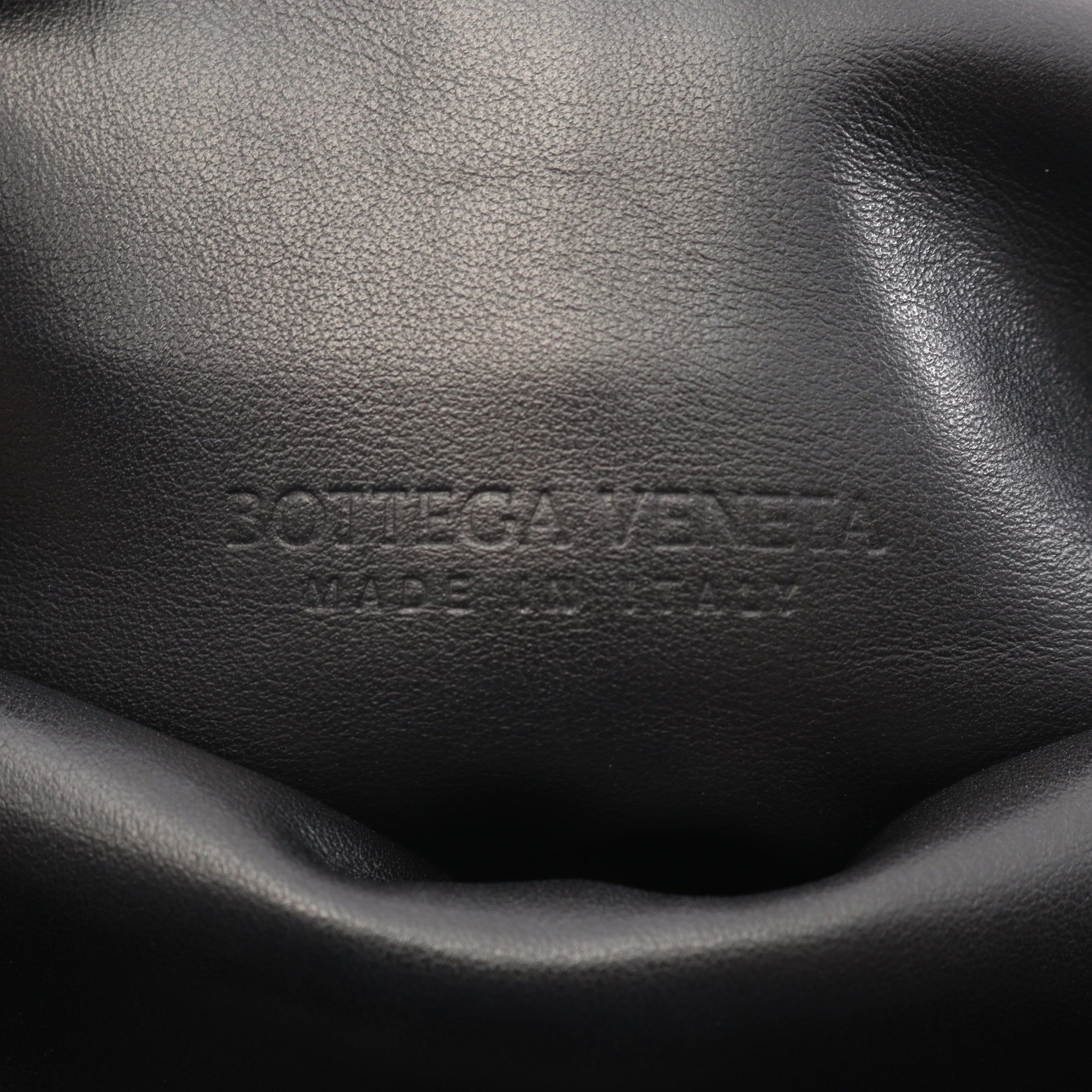 トライアングルフラップ クラッチバッグ レザー ブラック ボッテガ