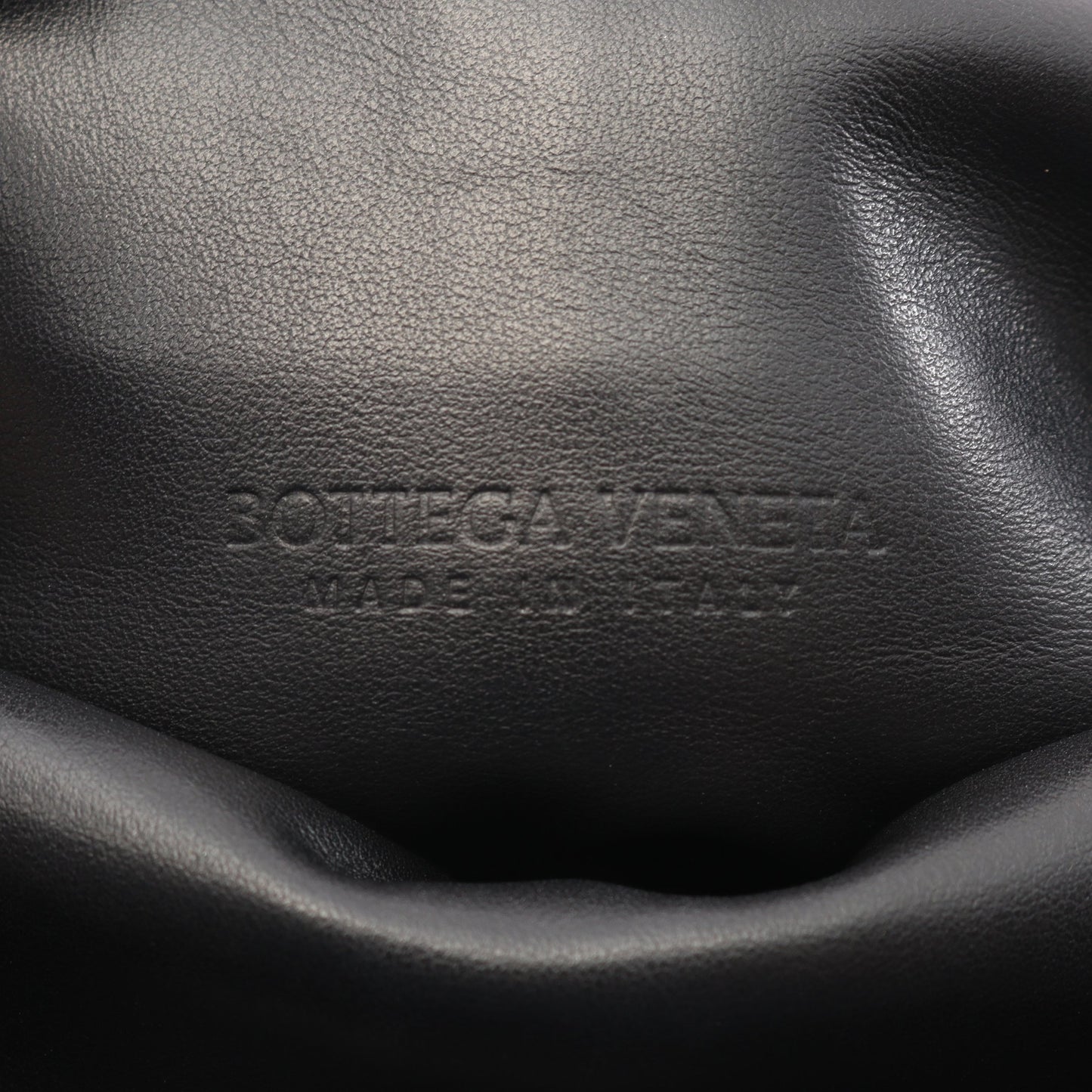 トライアングルフラップ クラッチバッグ レザー ブラック ボッテガヴェネタ バッグ BOTTEGA VENETA