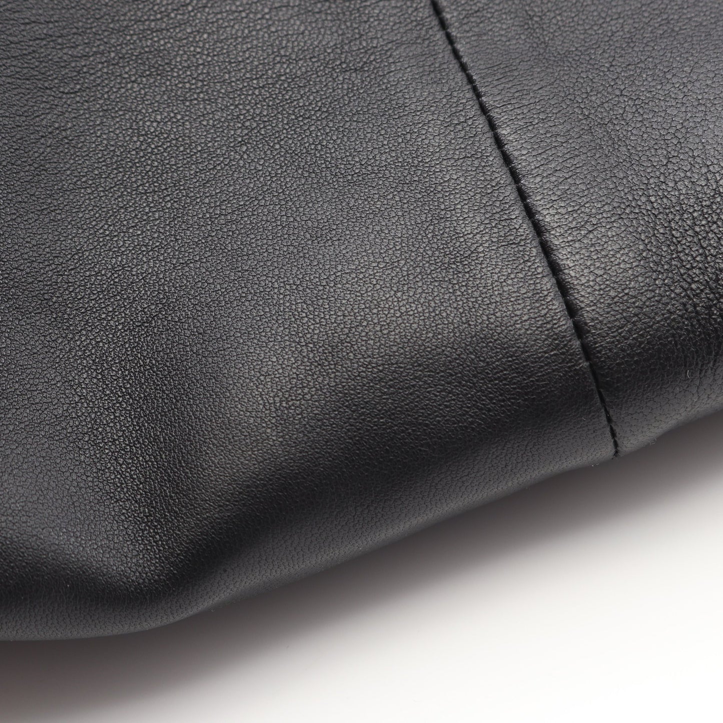 トライアングルフラップ クラッチバッグ レザー ブラック ボッテガヴェネタ バッグ BOTTEGA VENETA
