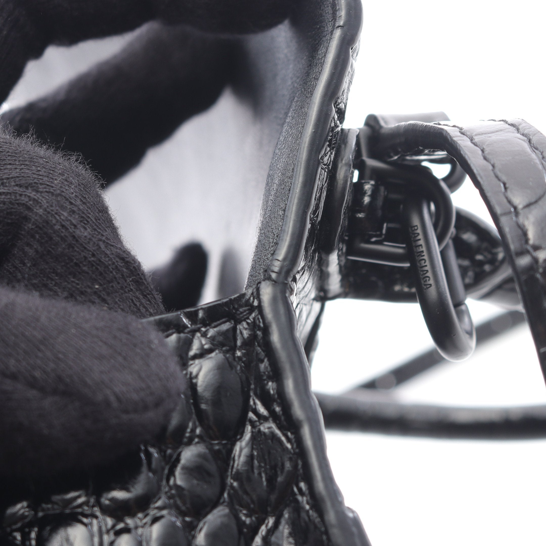 アワーグラス スモール ハンドバッグ レザー ブラック クロコ型押し