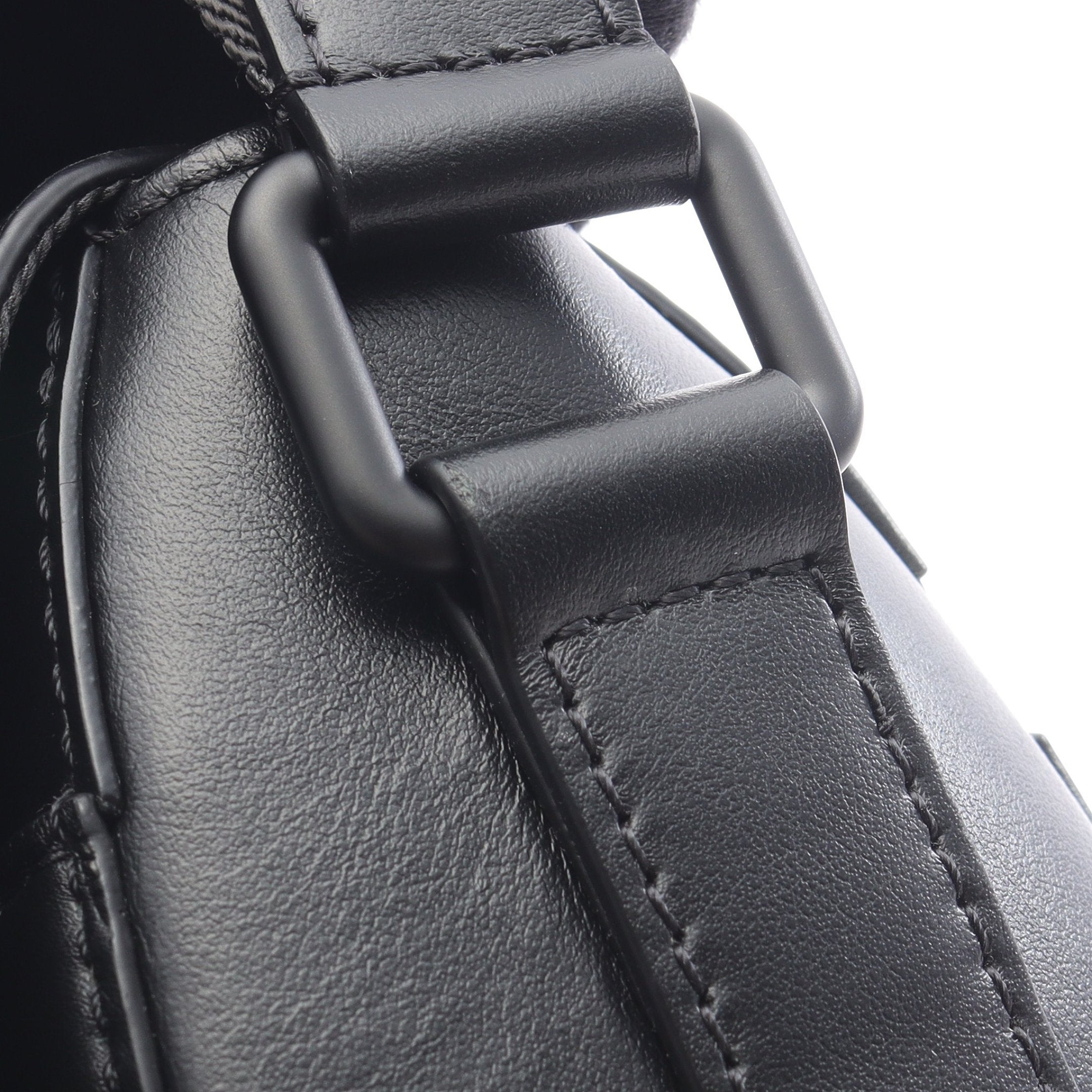 スプリンターメッセンジャー モノグラム シャドウ ノワール ショルダー