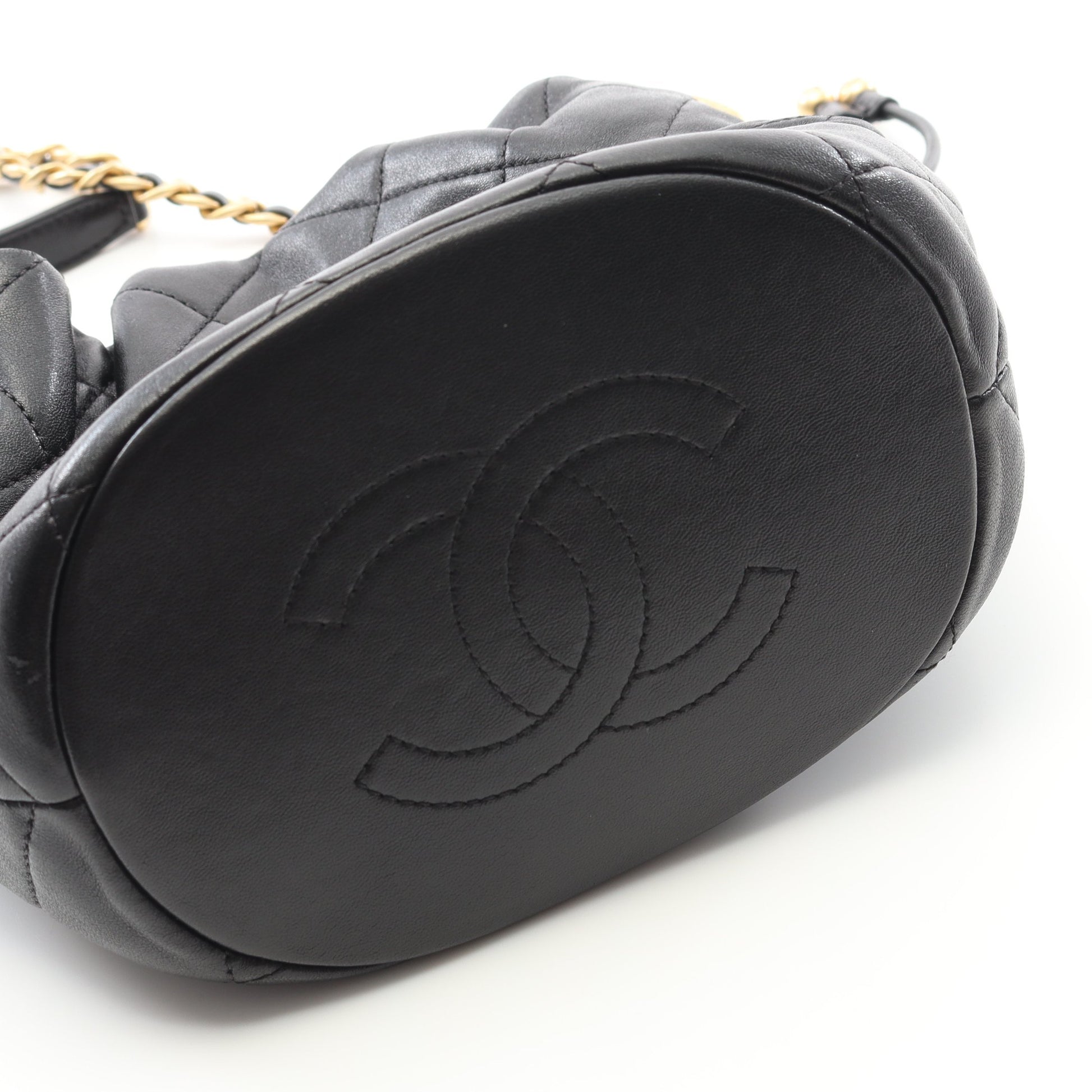 マトラッセ チェーンショルダーバッグ ラムスキン ブラック ゴールド金具 2WAY 巾着 シャネル バッグ CHANEL