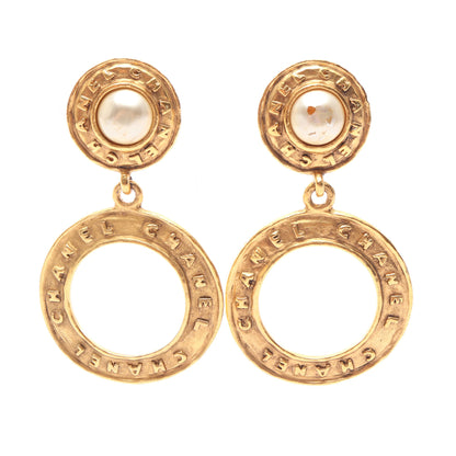 CHANELロゴ イヤリング GP フェイクパール ゴールド 26 シャネル – RECLO 