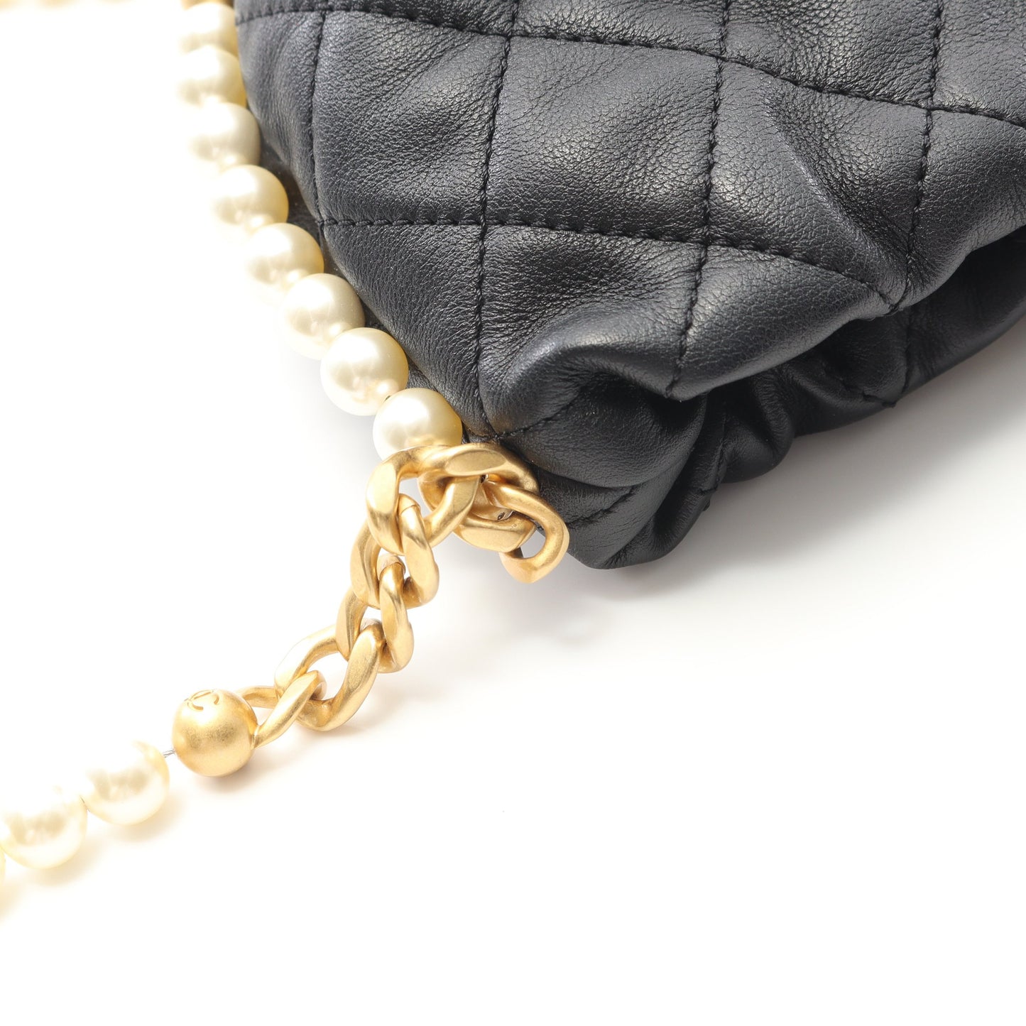 マトラッセ チェーンショルダーバッグ ラムスキン ブラック ゴールド金具 巾着 シャネル バッグ CHANEL