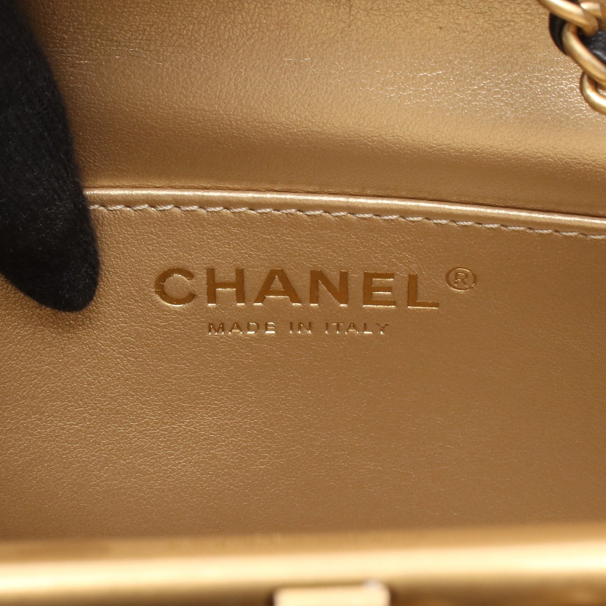 マトラッセ チェーンハンドバッグ レザー ブラック ゴールド金具 シャネル バッグ CHANEL