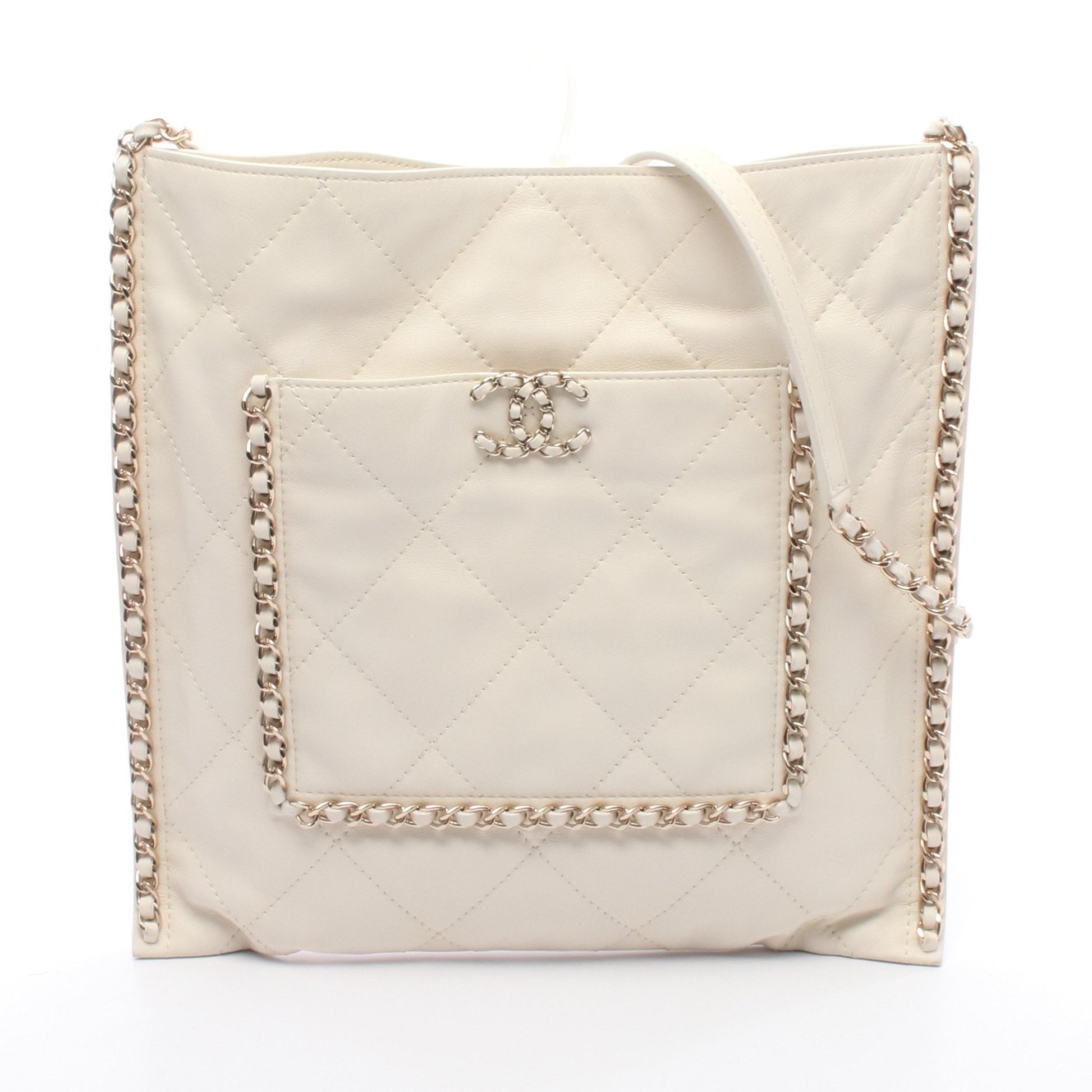 マトラッセ チェーンショルダーバッグ レザー オフホワイト ゴールド金具 シャネル バッグ CHANEL