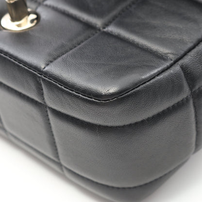 チョコバー ミニフラップ チェーンショルダーバッグ ラムスキン ブラック ゴールド金具 シャネル バッグ CHANEL