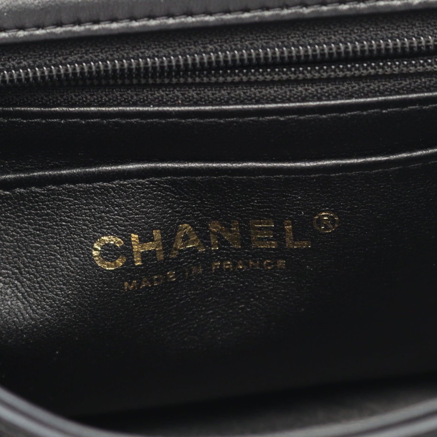 チョコバー ミニフラップ チェーンショルダーバッグ ラムスキン ブラック ゴールド金具 シャネル バッグ CHANEL