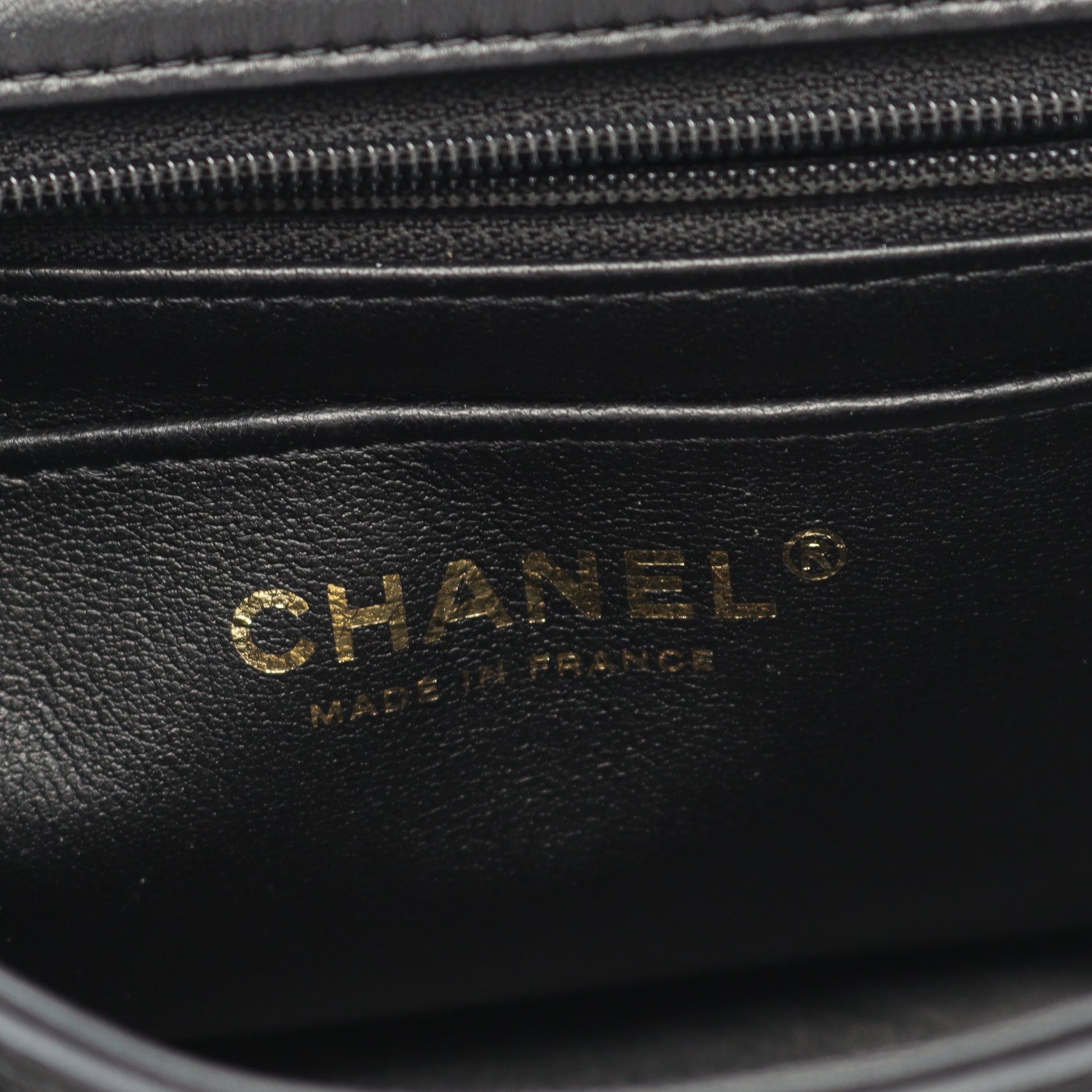 チョコバー ミニフラップ チェーンショルダーバッグ ラムスキン ブラック ゴールド金具 シャネル バッグ CHANEL