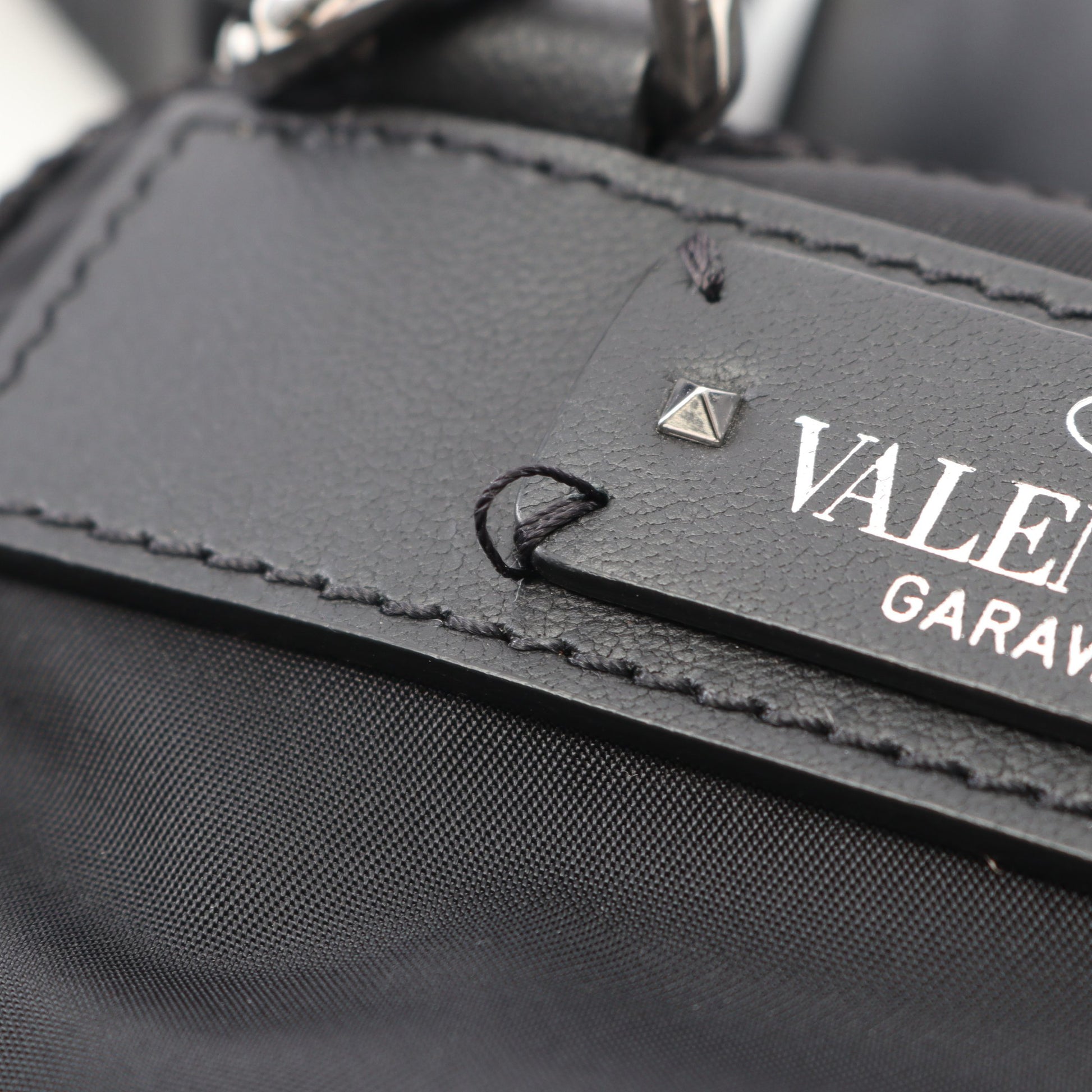 ショルダーバッグ ナイロン ブラック ヴァレンティノ バッグ VALENTINO