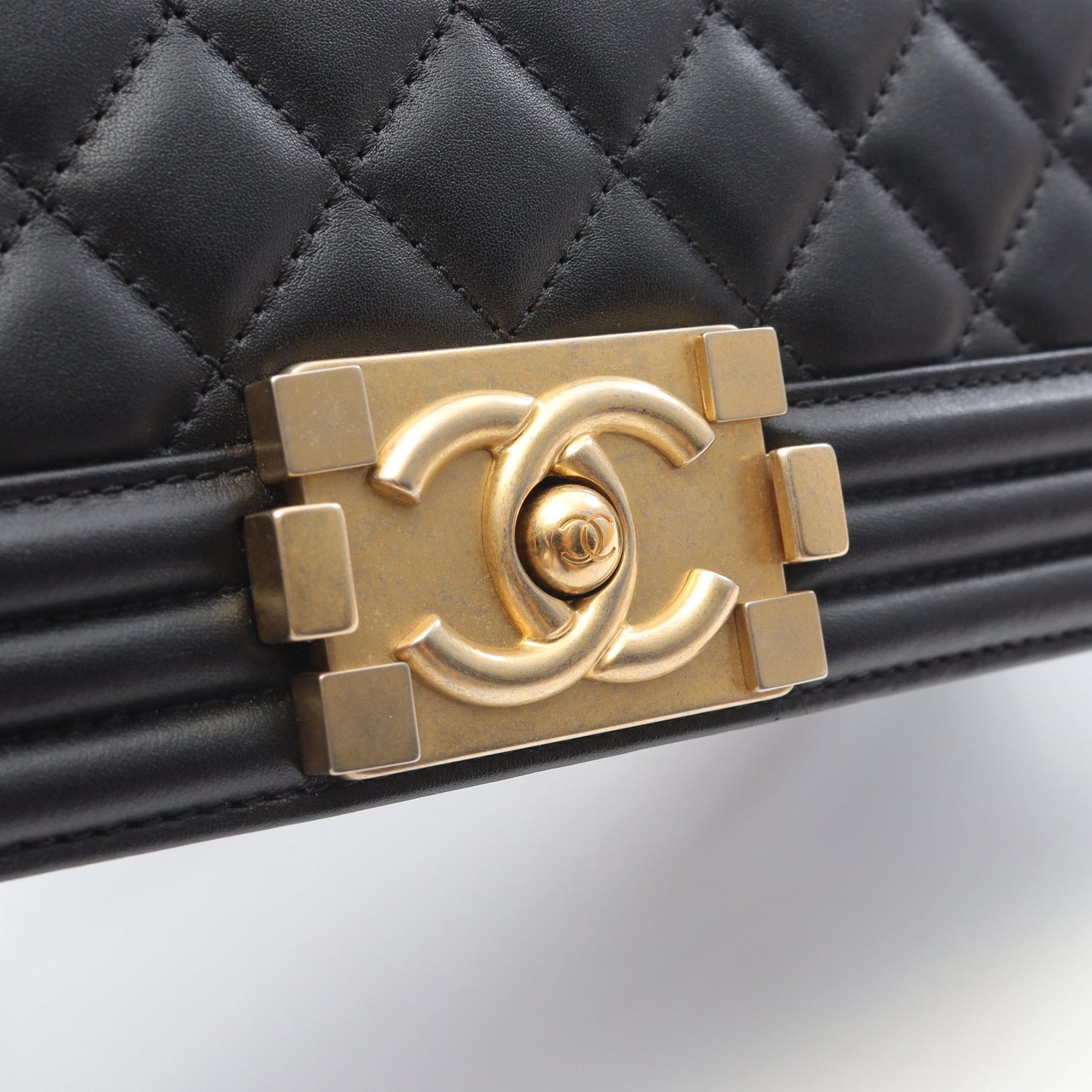 ボーイシャネル チェーンショルダーバッグ ラムスキン ブラック ゴールド金具 シャネル バッグ CHANEL