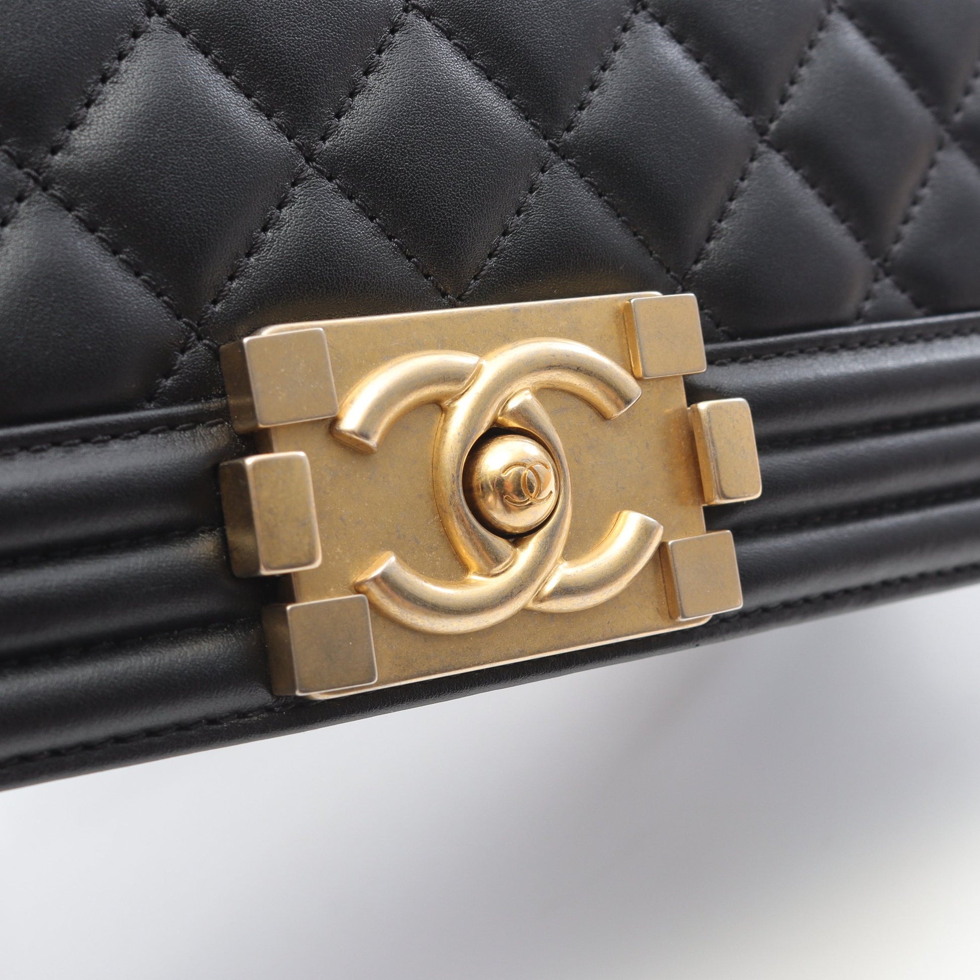 ボーイシャネル チェーンショルダーバッグ ラムスキン ブラック ゴールド金具 シャネル バッグ CHANEL