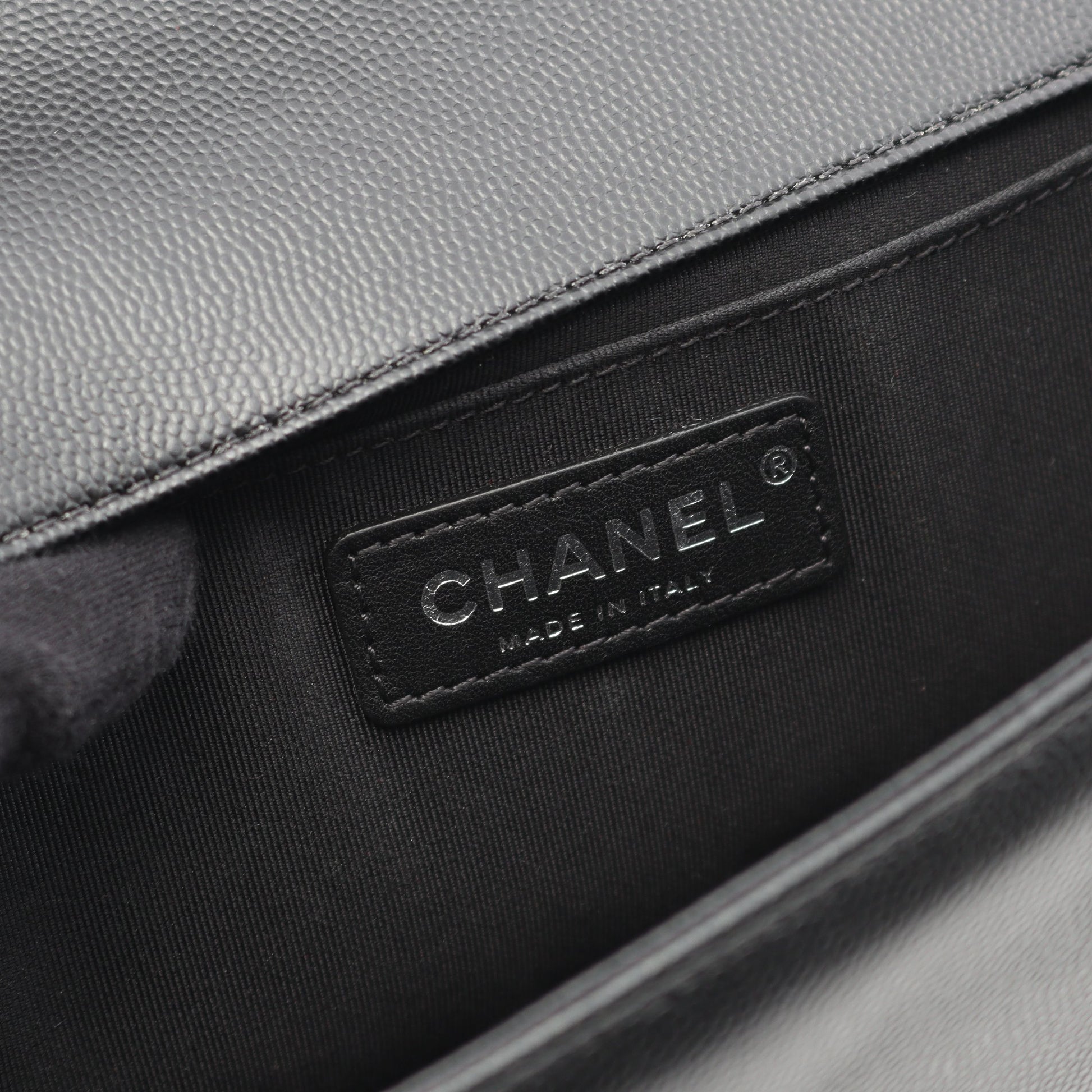 ボーイシャネル チェーンショルダーバッグ キャビアスキン ブラック アンティークシルバー金具 シャネル バッグ CHANEL