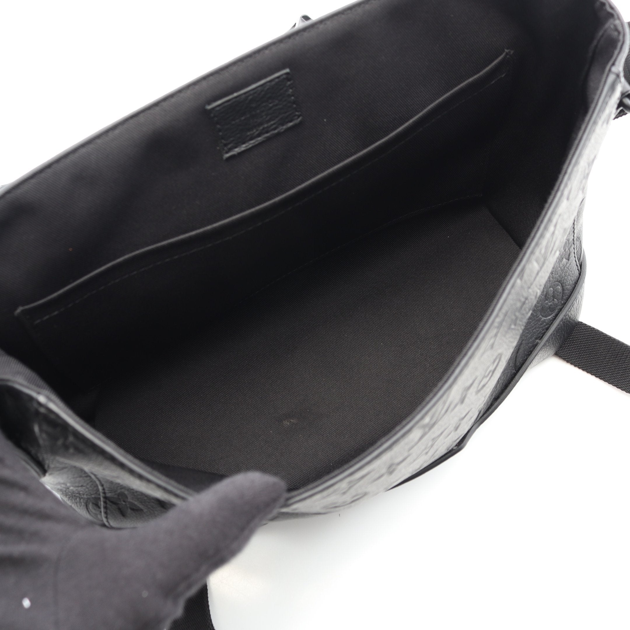 メッセンジャー ヴォワヤージュPM モノグラムシャドウ ショルダー