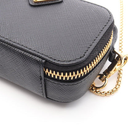 サフィアーノトライアングル ミニ チェーンショルダーバッグ サフィアーノレザー ブラック プラダ バッグ PRADA