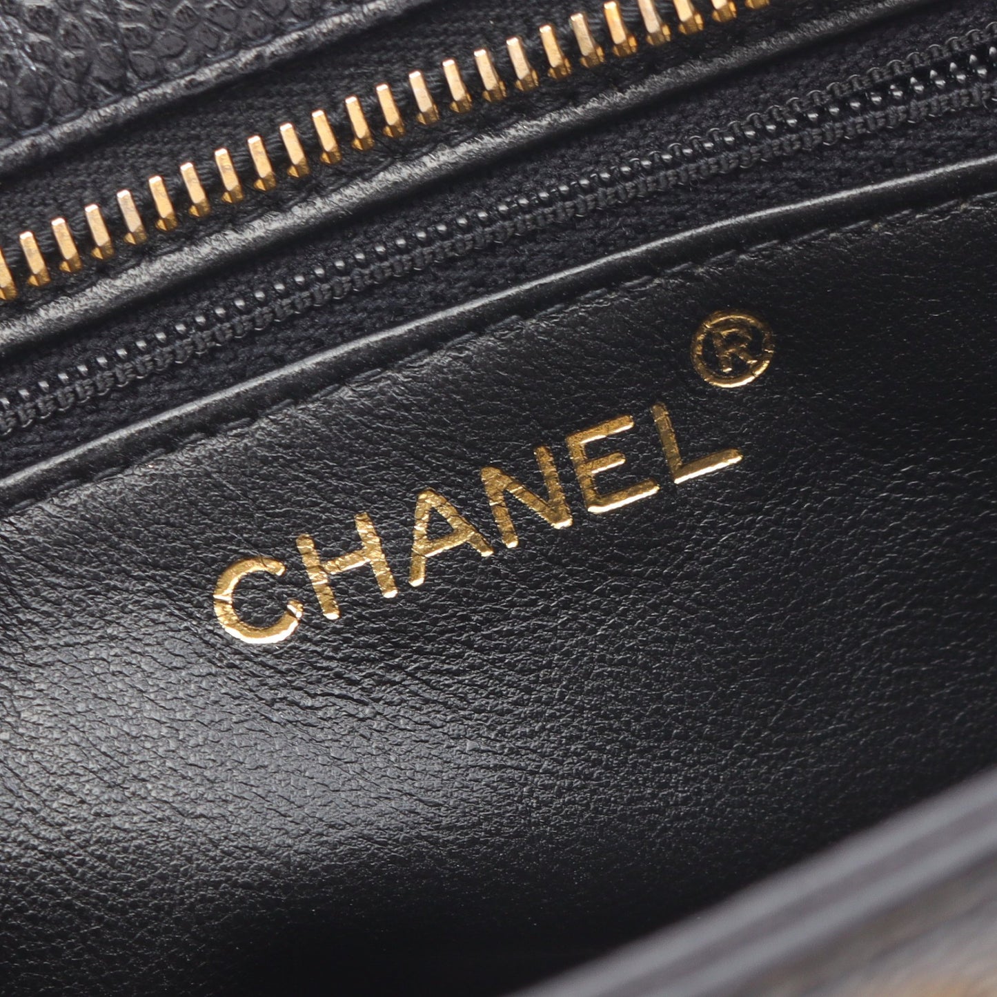 マトラッセ チェーンショルダーバッグ キャビアスキン ブラック ゴールド金具 シャネル バッグ CHANEL
