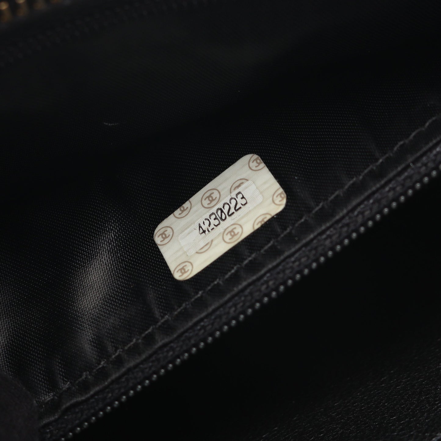 マトラッセ チェーンショルダーバッグ キャビアスキン ブラック ゴールド金具 シャネル バッグ CHANEL