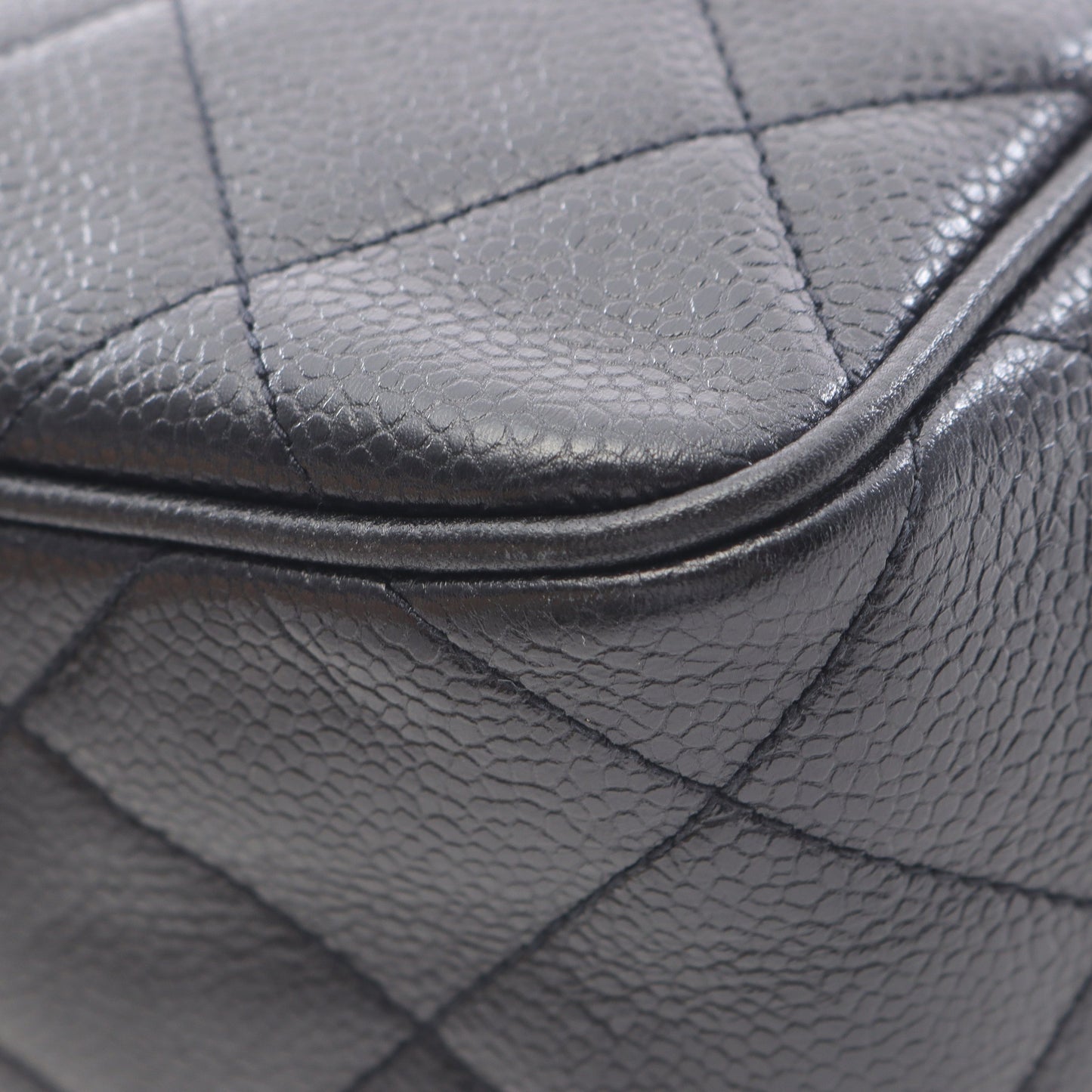 マトラッセ チェーンショルダーバッグ キャビアスキン ブラック ゴールド金具 シャネル バッグ CHANEL