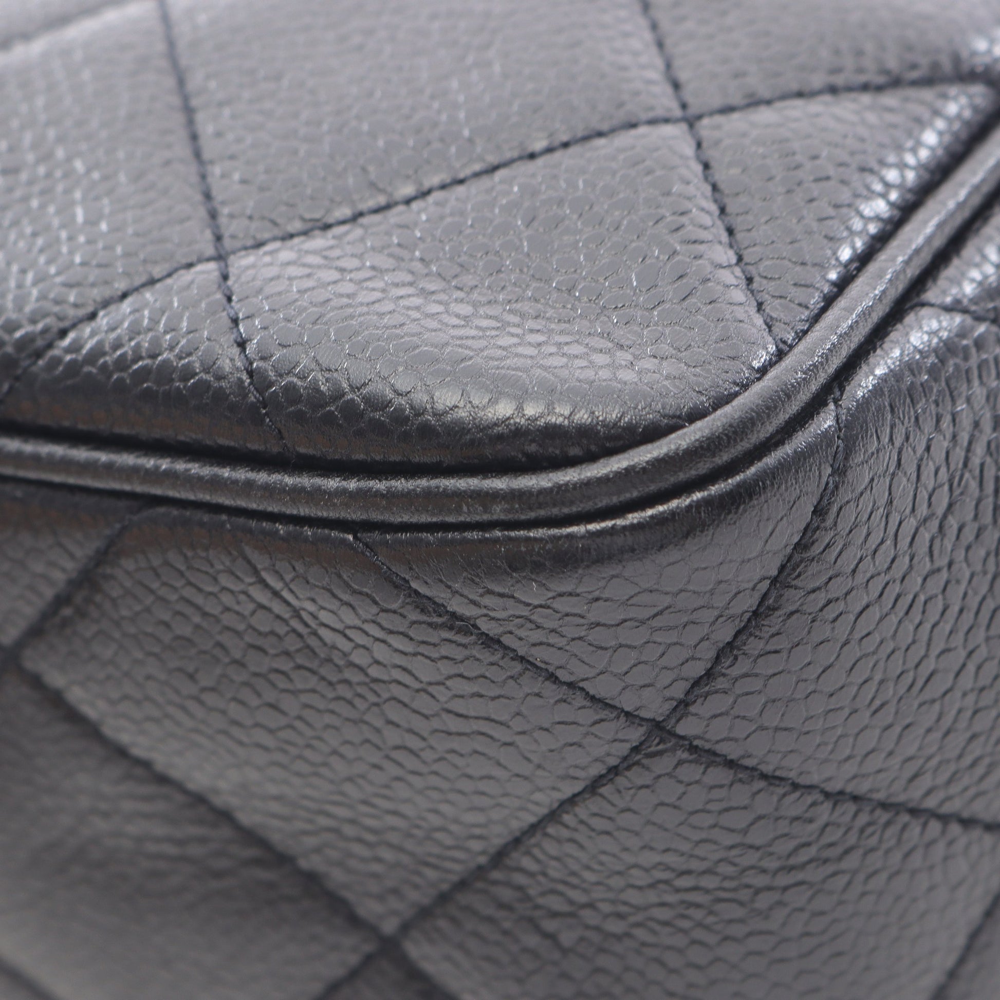 マトラッセ チェーンショルダーバッグ キャビアスキン ブラック ゴールド金具 シャネル バッグ CHANEL