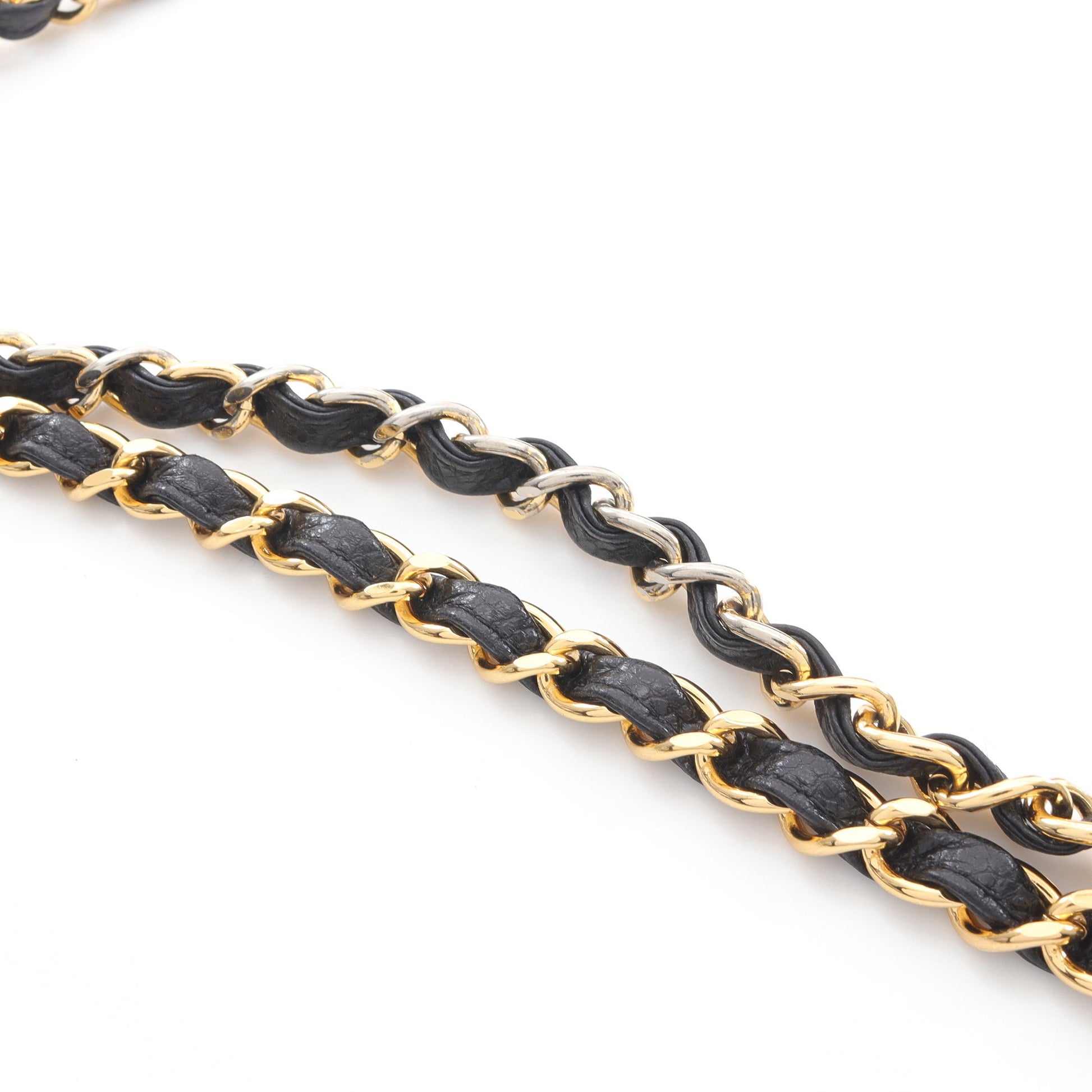 マトラッセ チェーンショルダーバッグ キャビアスキン ブラック ゴールド金具 シャネル バッグ CHANEL