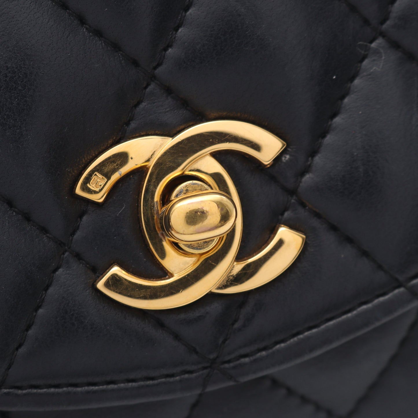 マトラッセ チェーンショルダーバッグ ラムスキン ブラック ゴールド金具 シャネル バッグ CHANEL