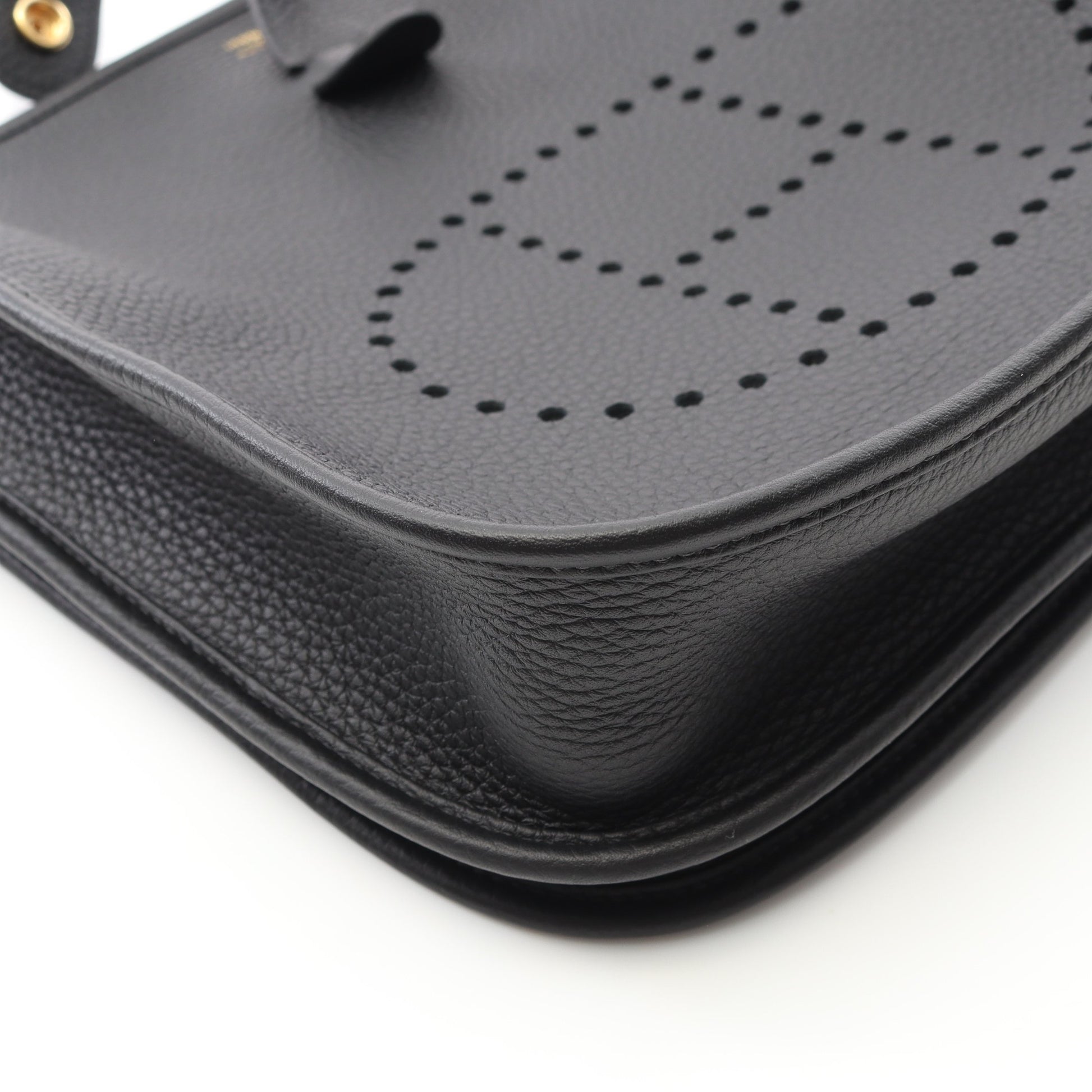エヴリン 3 トロワ PM ショルダーバッグ トリヨンクレマンス ブラック ゴールド金具 K刻印 エルメス バッグ HERMES