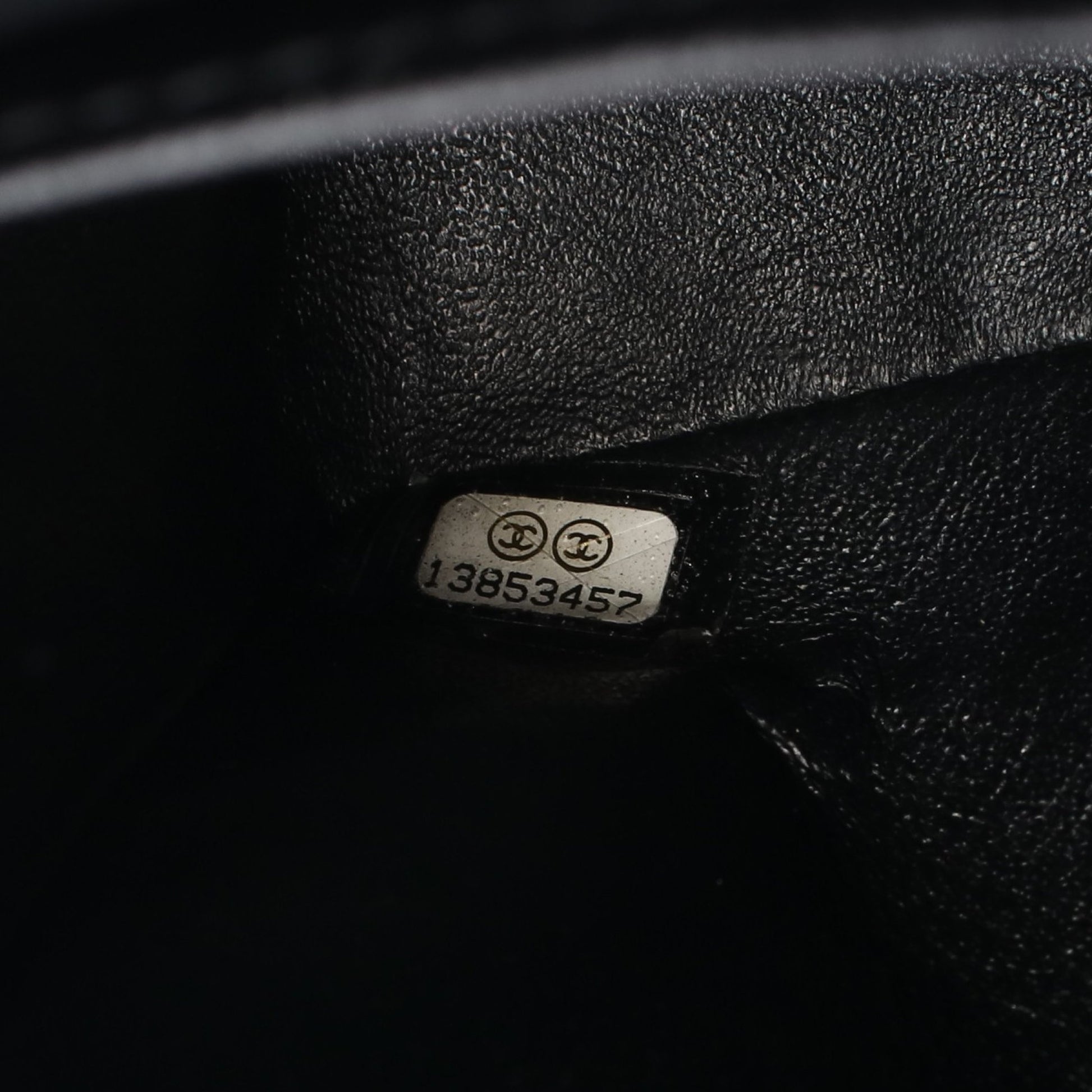 マトラッセ Wフラップ Wチェーンショルダーバッグ キャビアスキン ブラック ゴールド金具 シャネル バッグ CHANEL